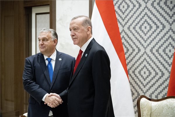 Orbán Viktor szerint is sikeres volt a türk tanács csúcstalálkozója