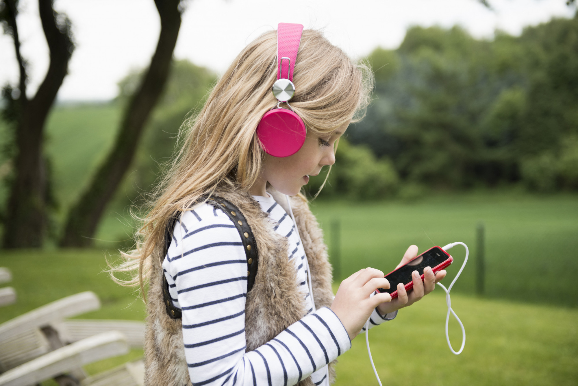Egymilliárd ember hallása lehet veszélyben a túl hangos zenehallgatás miatt