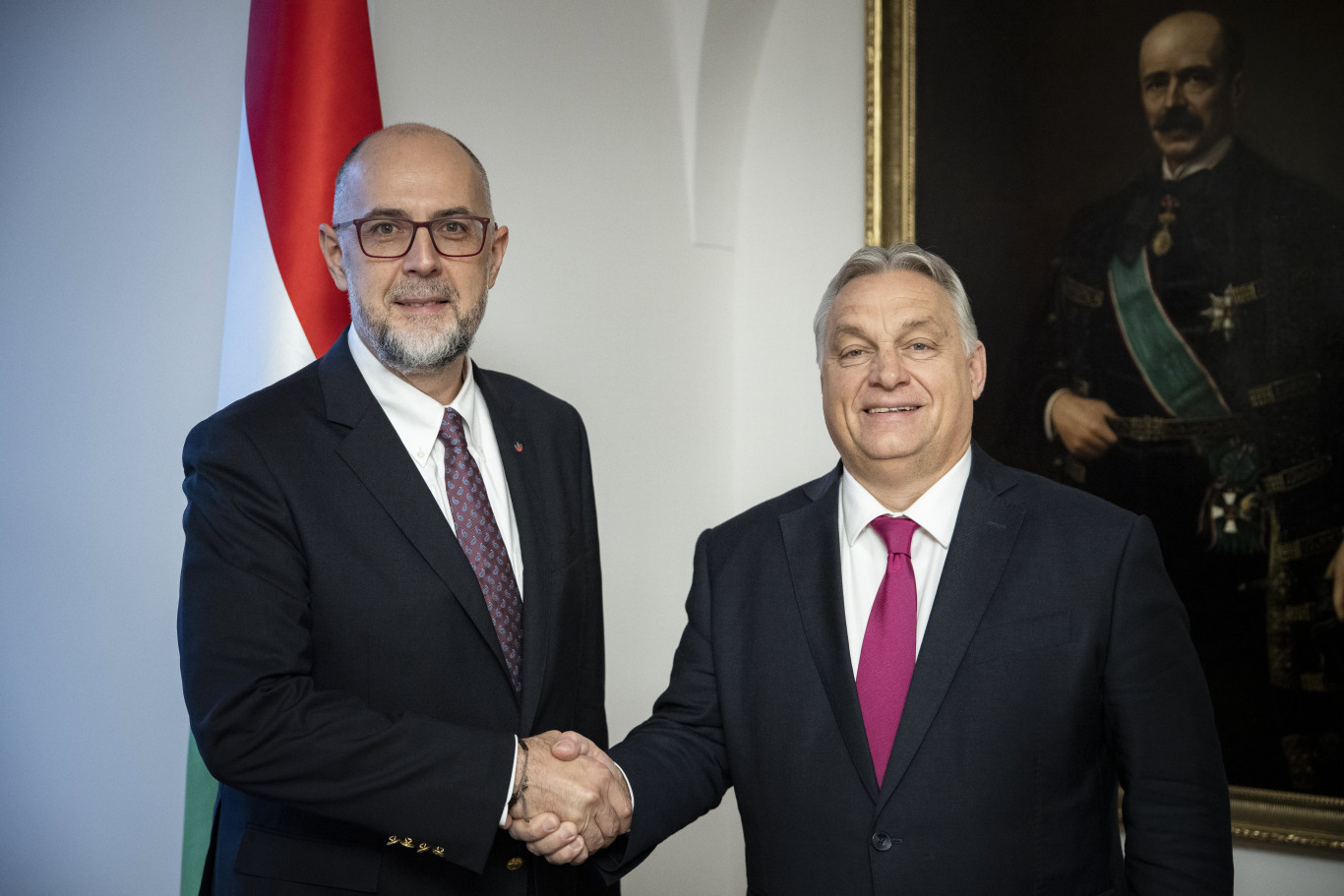 Az RMDSZ-nél magyarázkodik Orbán, miután elismerően beszélt Simionról