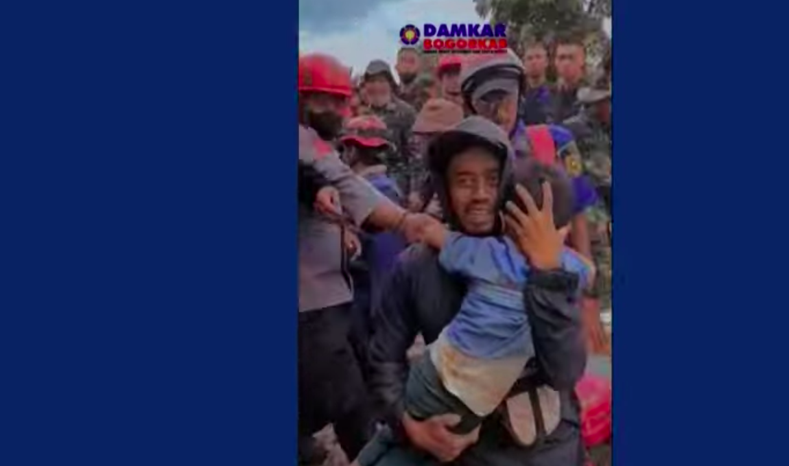 Egy ötéves kisfiút húztak ki élve a romok közül Indonéziában