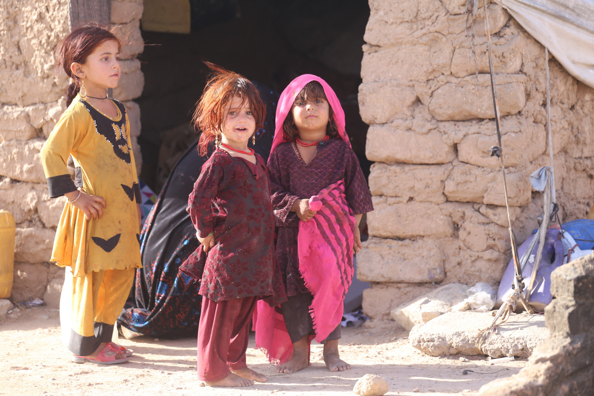 Megmérgeztek hetvenhét kislányt Afganisztánban
