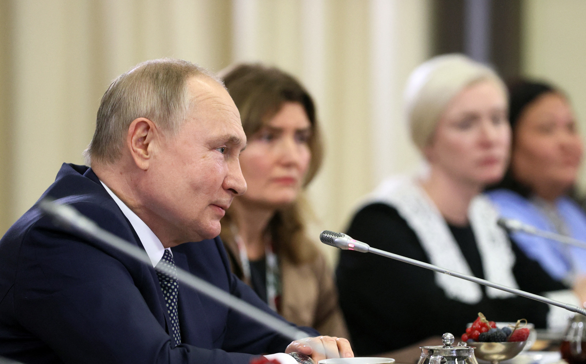 Rendeztek Putyinnak egy találkozót orosz katonaanyák jól megválogatott csoportjával