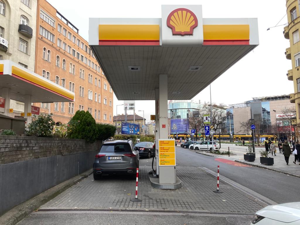Még hetekig lehetnek „ellátási problémák" az üzemanyagpiacon, mondja a Mol