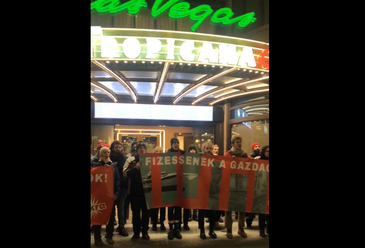 Szikra Mozgalom: Blokád alá vettük a Las Vegas Casino Tropicanát