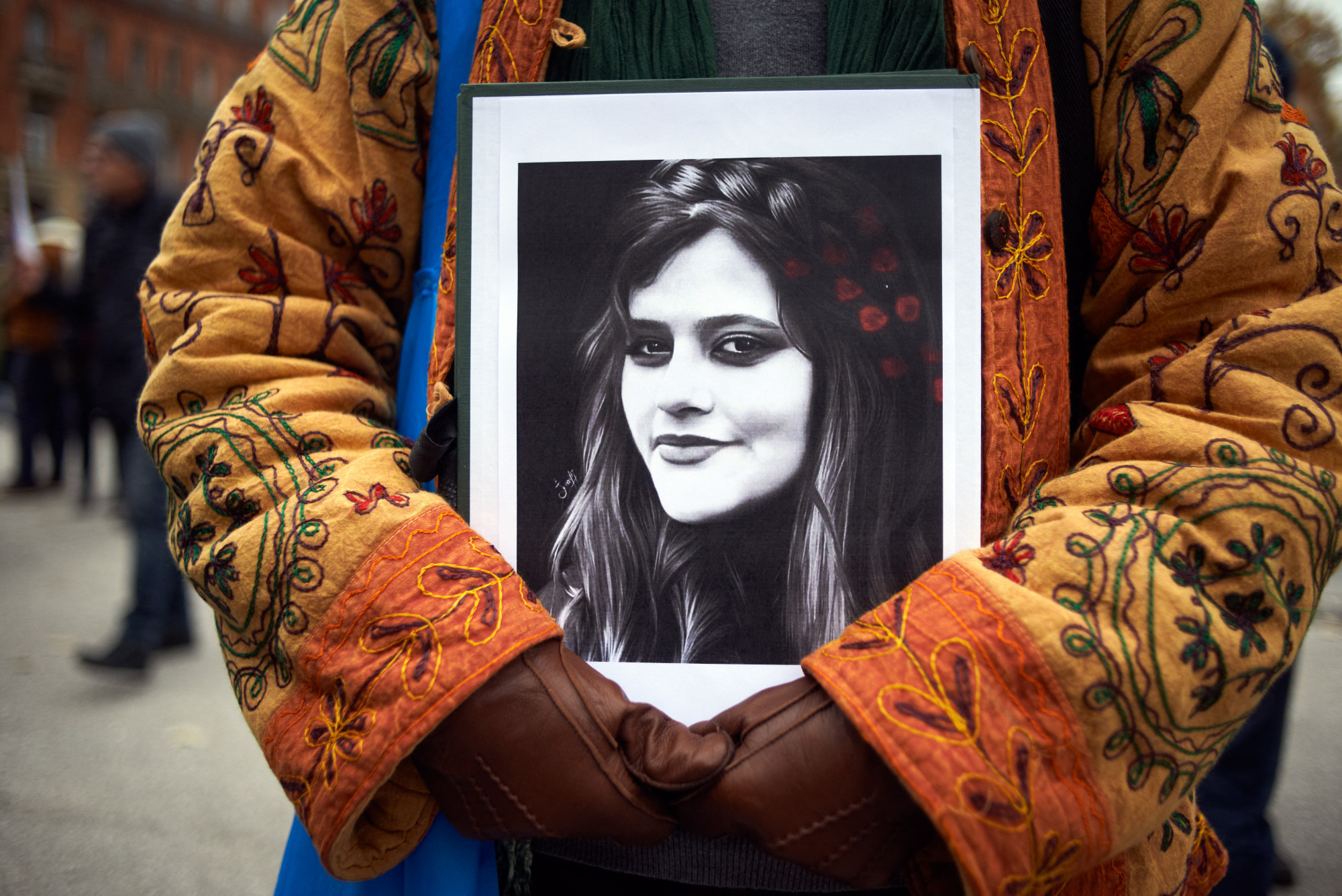 Arcukon és nemi szervükön lövik a tüntető nőket az iráni biztonsági erők
