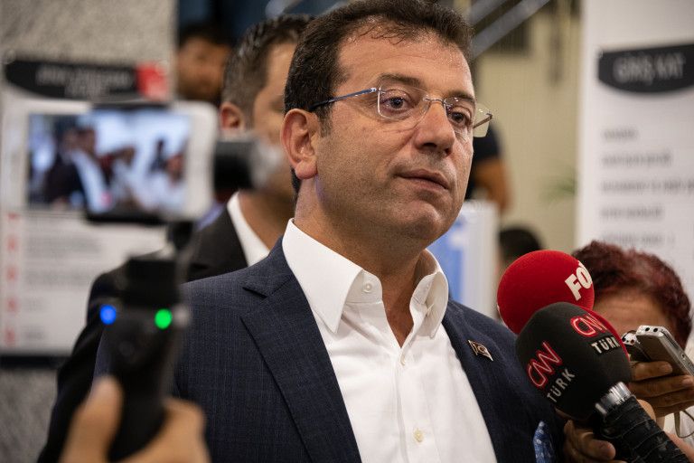 Több mint két év börtönt kapott Isztambul polgármestere, amiért bolondnak nevezte a török választási tanács tagjait
