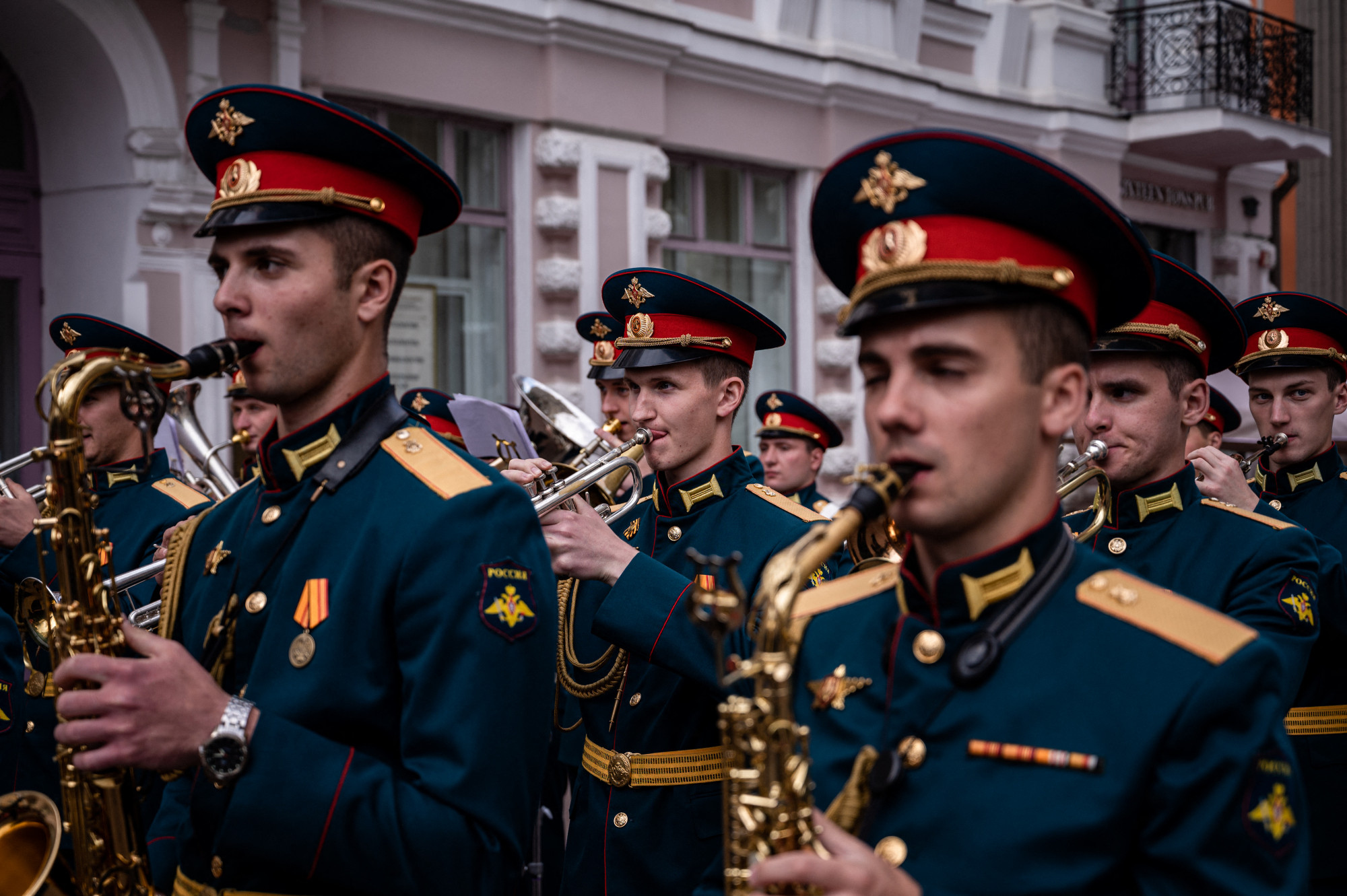 Zenészeket küldenek a frontra az oroszok