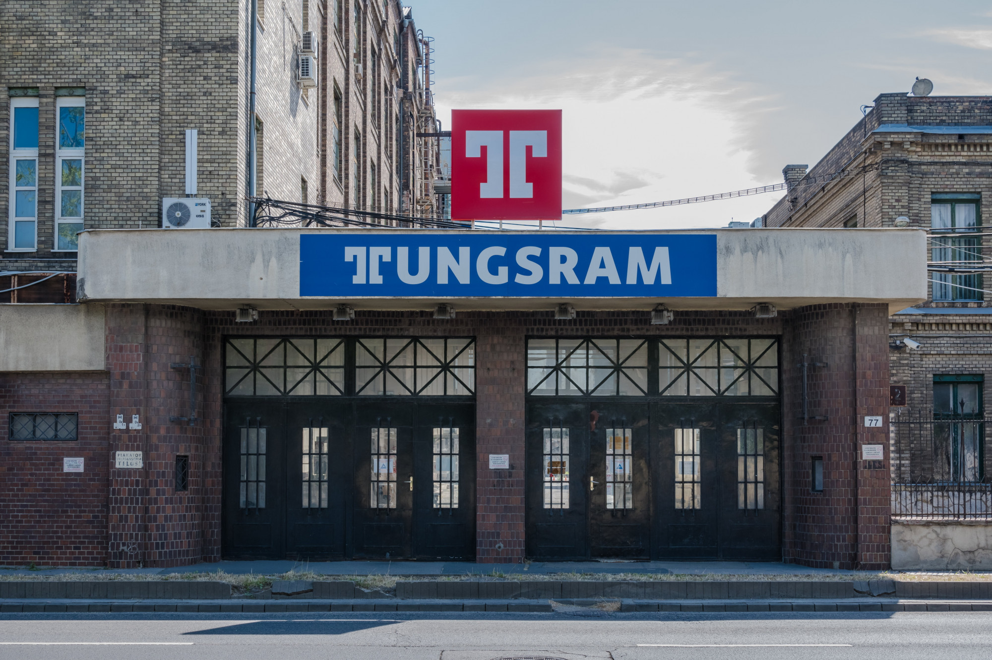 Új cégek veszik át a felszámolás alatt lévő Tungsram telephelyeit és dolgozóinak egy részét