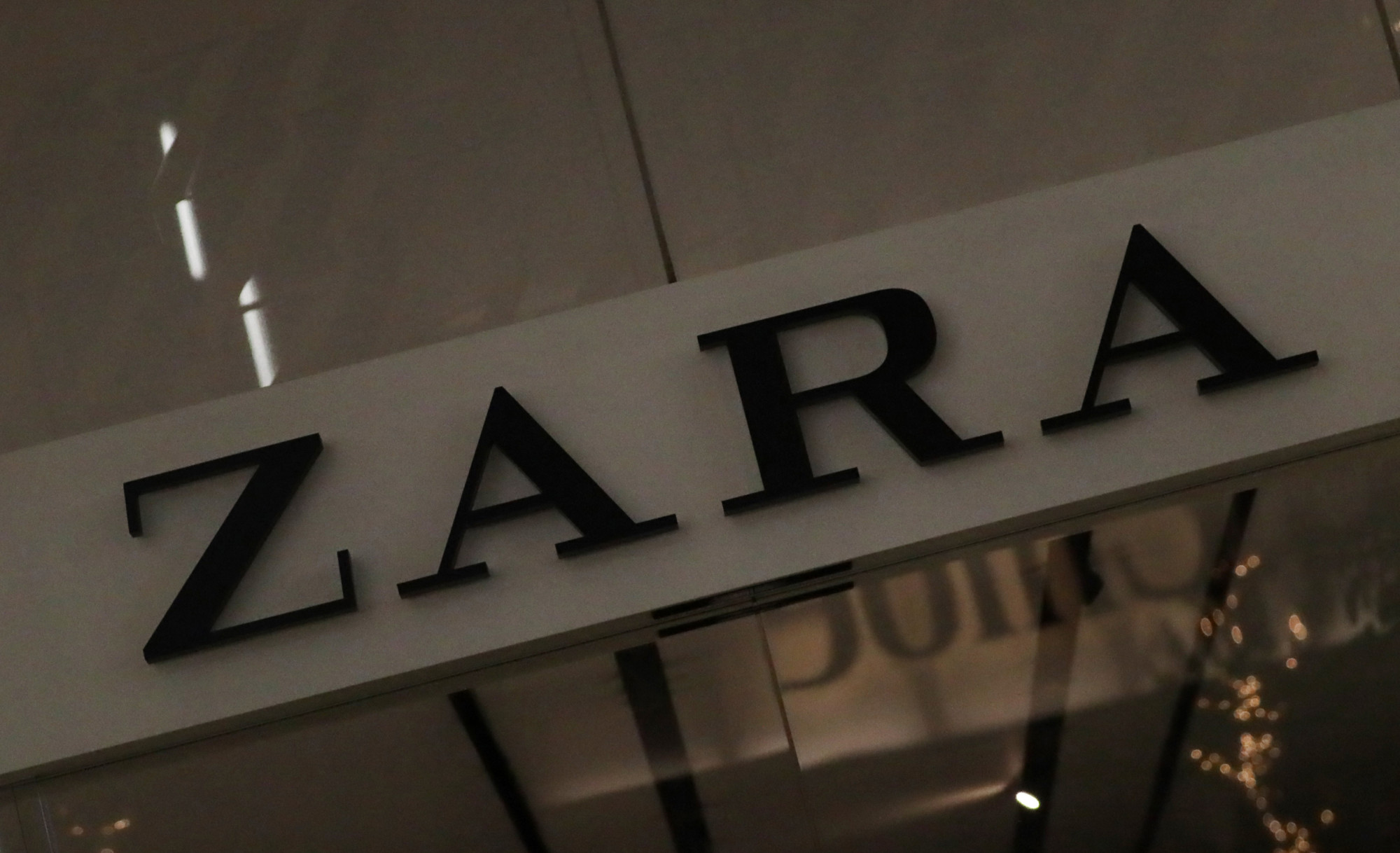 Kiharcolták a fizetésemelést a Zara spanyolországi dolgozói, lefújták a sztrájkot