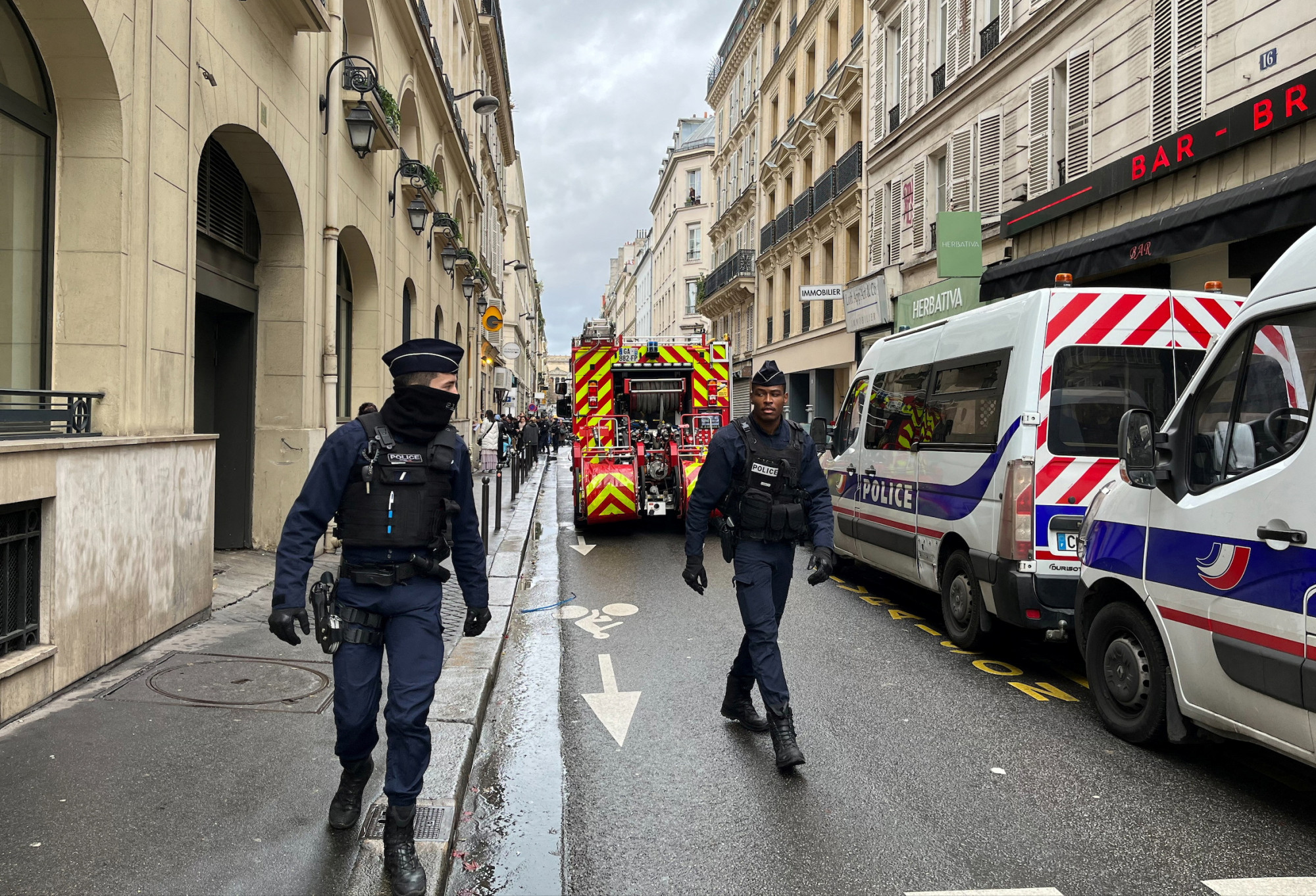 Lövöldözés Párizsban, legalább két halott