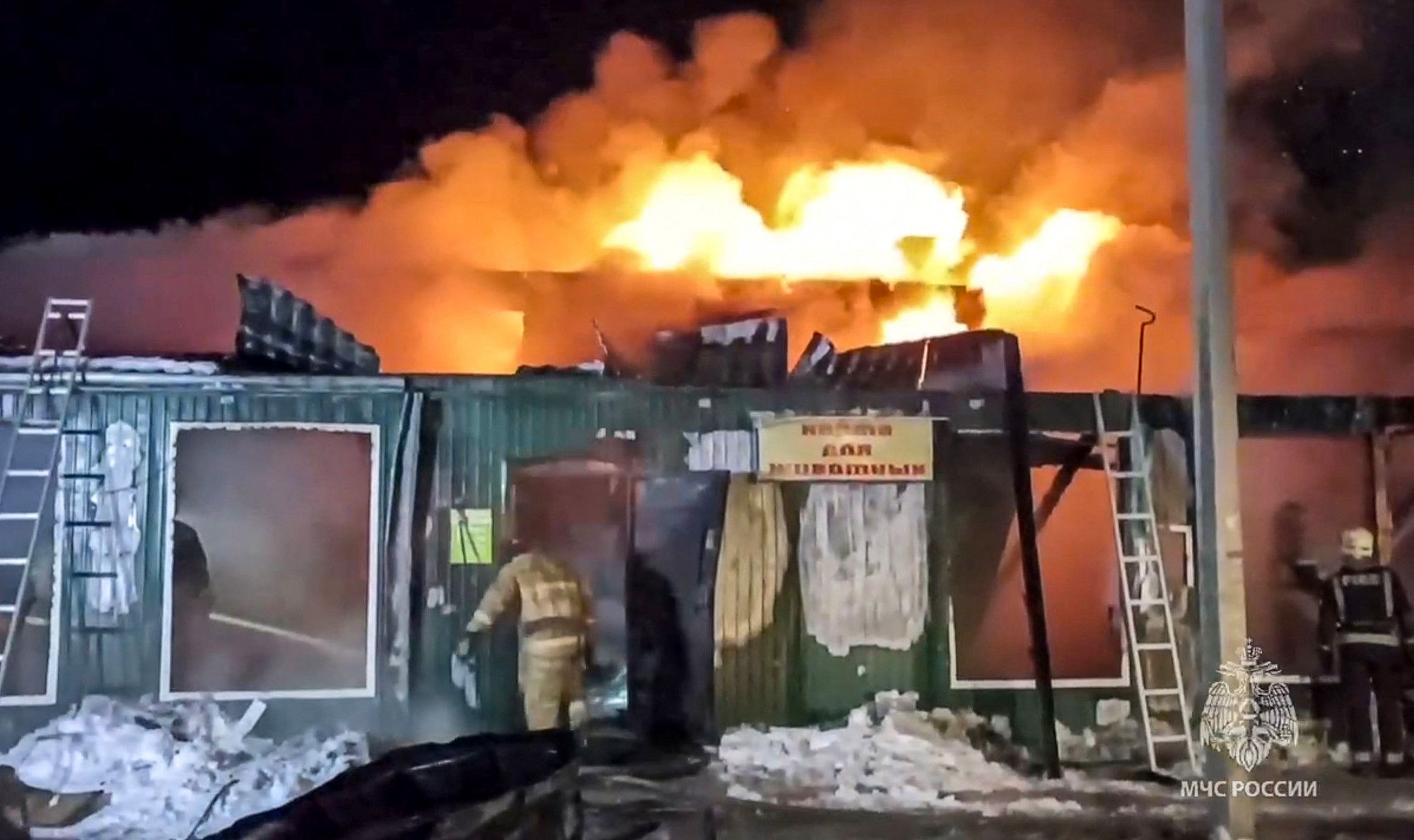 22-en haltak meg egy idősotthonban pusztító tűzben Szibériában