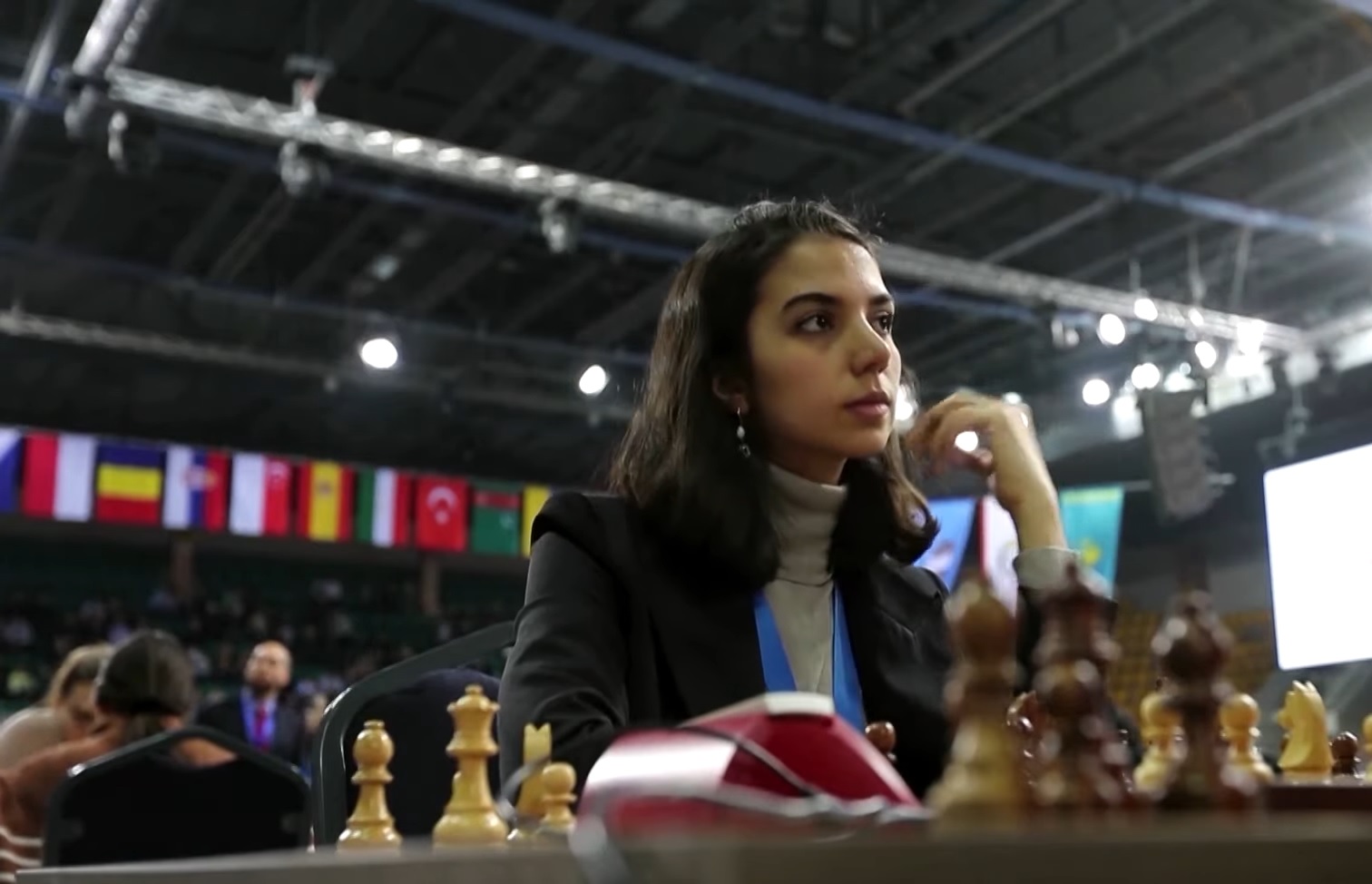 Spanyolország befogadja az iráni sakkozónőt, aki ellen elfogatóparancsot adtak ki, mert egy versenyen nem viselt hidzsábot