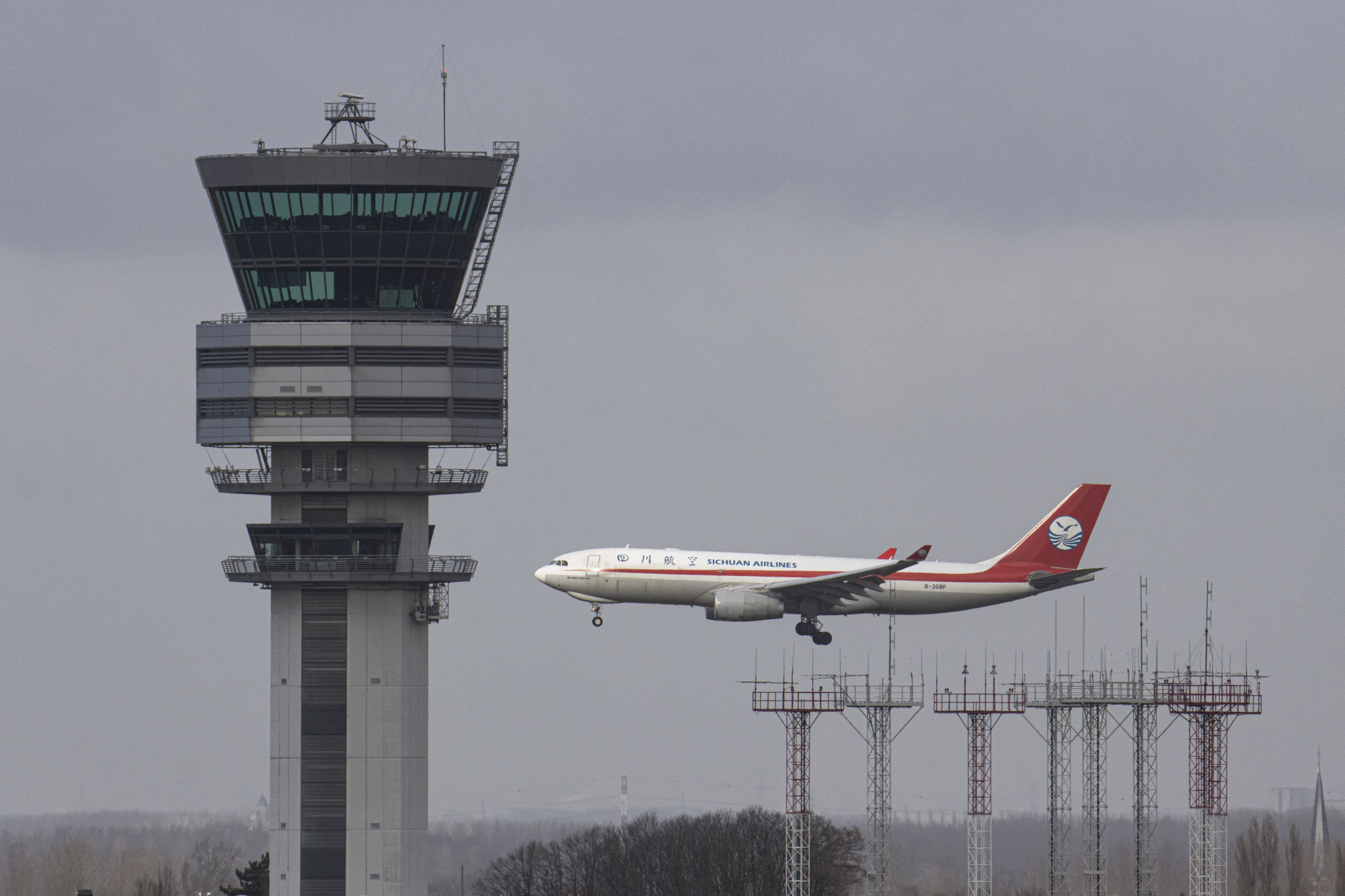 Kínai gép érkezik a brüsszeli Zaventem reptérre
