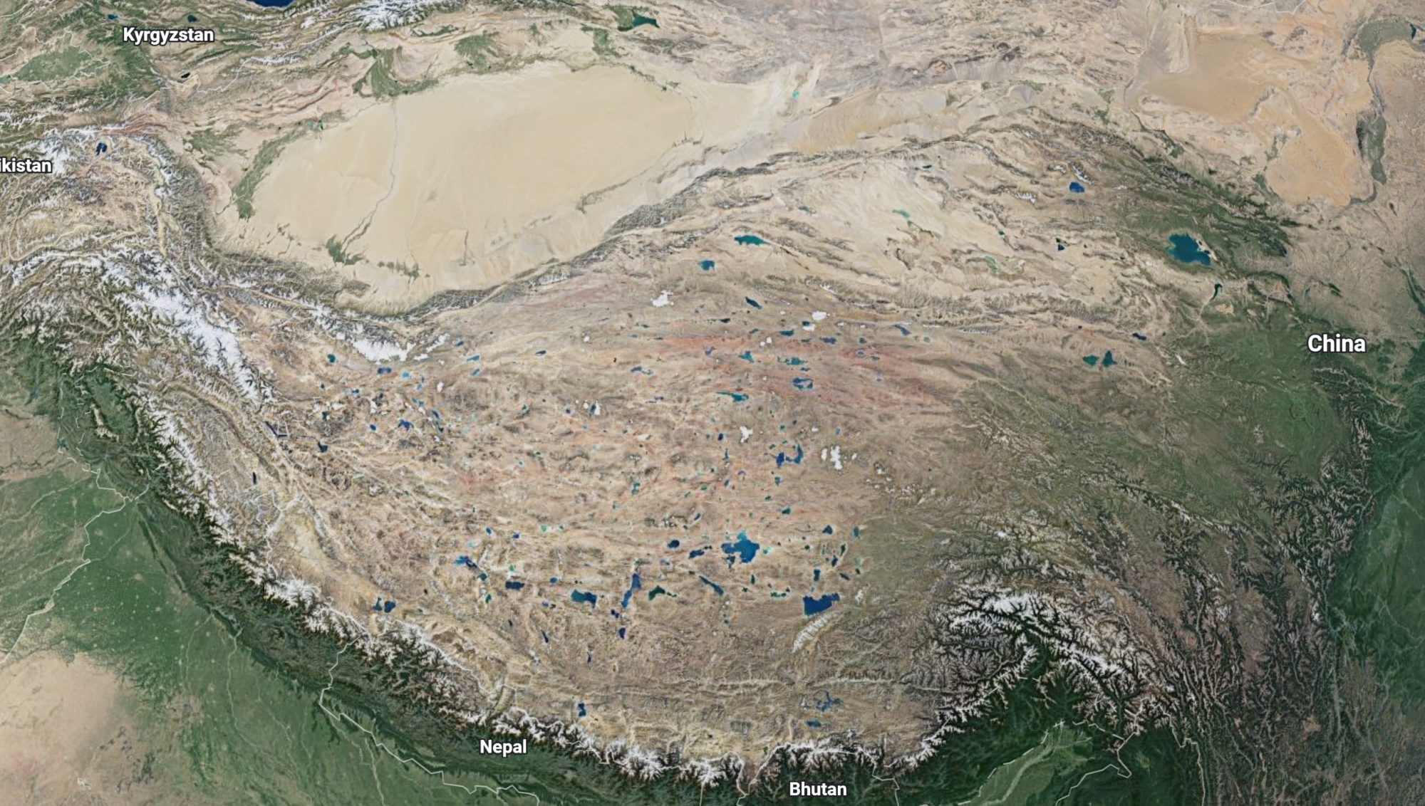 A délről a Himalája, északról a Takla-Makán sivatag által határolt Tibeti-fennsík