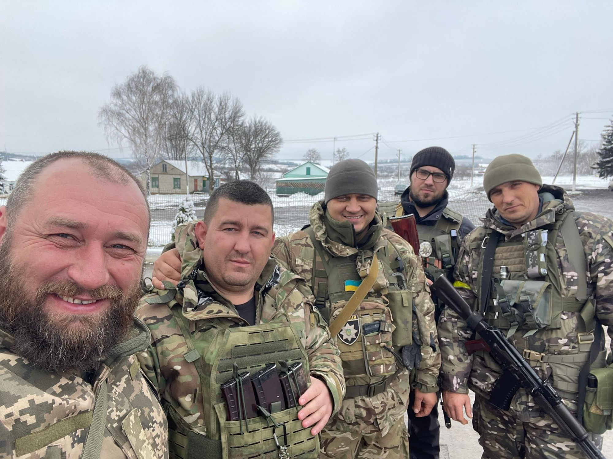 Lyukas zászlós videó, szupertöltő, meleg zokni és Erős Pista: így kezdték támogatni civil internetezők az ukrán hadsereg magyar származású Kárpátaljai Sárkányait