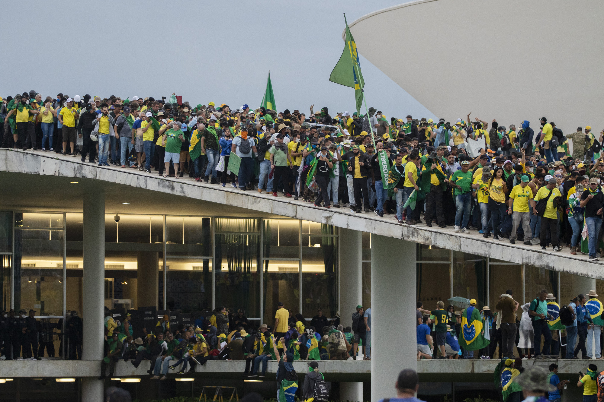 Elkezdődött a brazil választási zavargások résztvevőinek pere