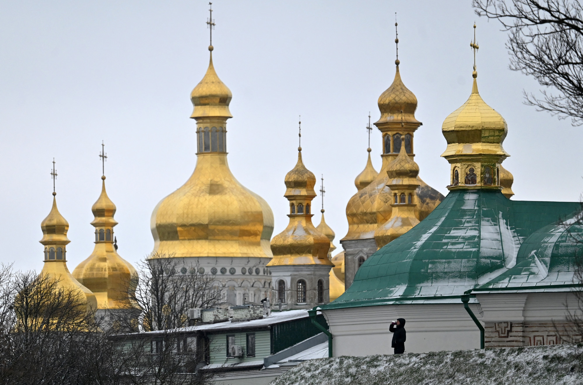 Nem hajlandóak elhagyni kolostorukat az ukrán ortodox keresztény papok