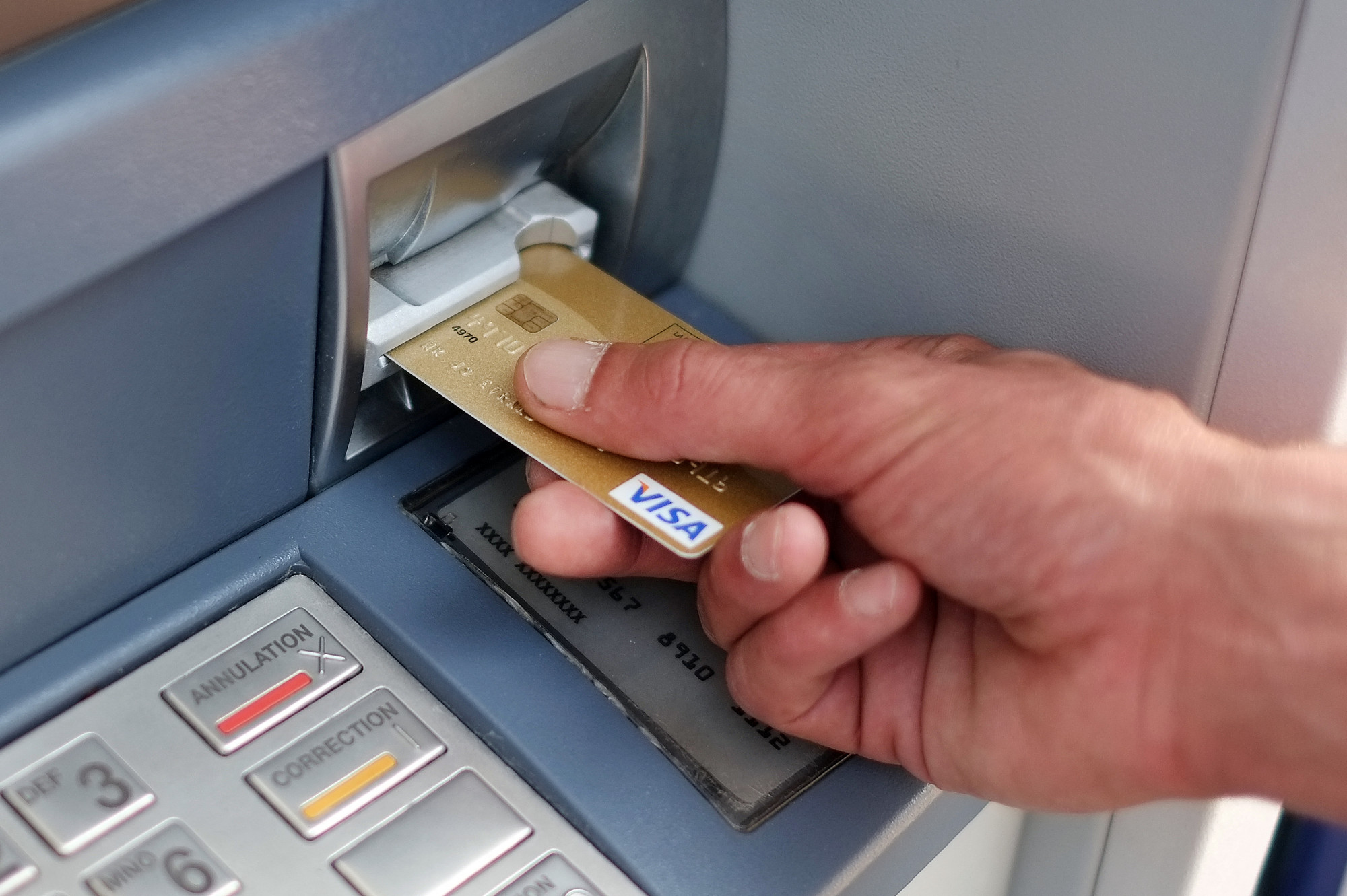 Kötelező bankautomata üzemeltetést ír elő a bankoknak az MNB
