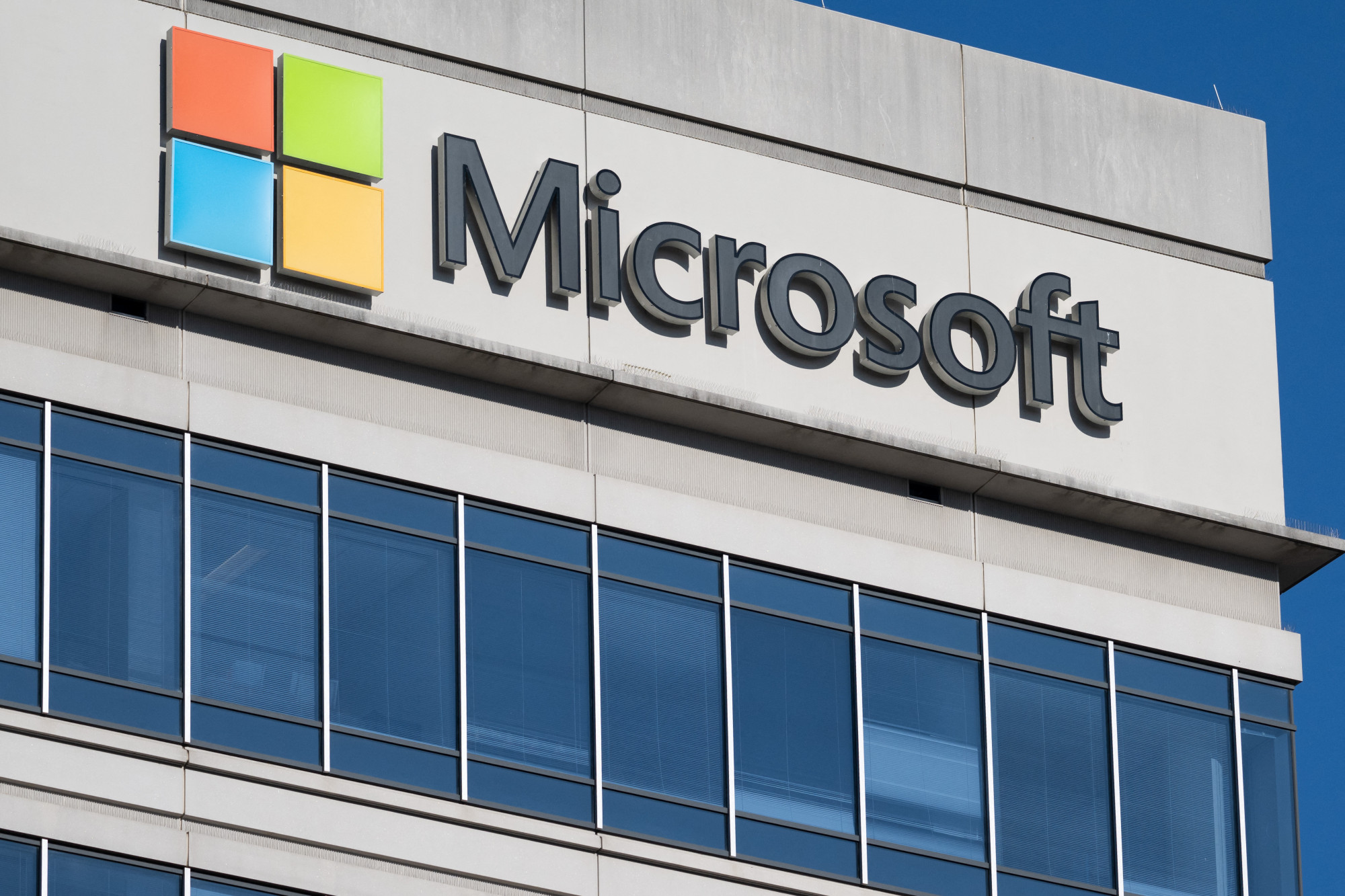 Tízezer embert tervez kirúgni a Microsoft
