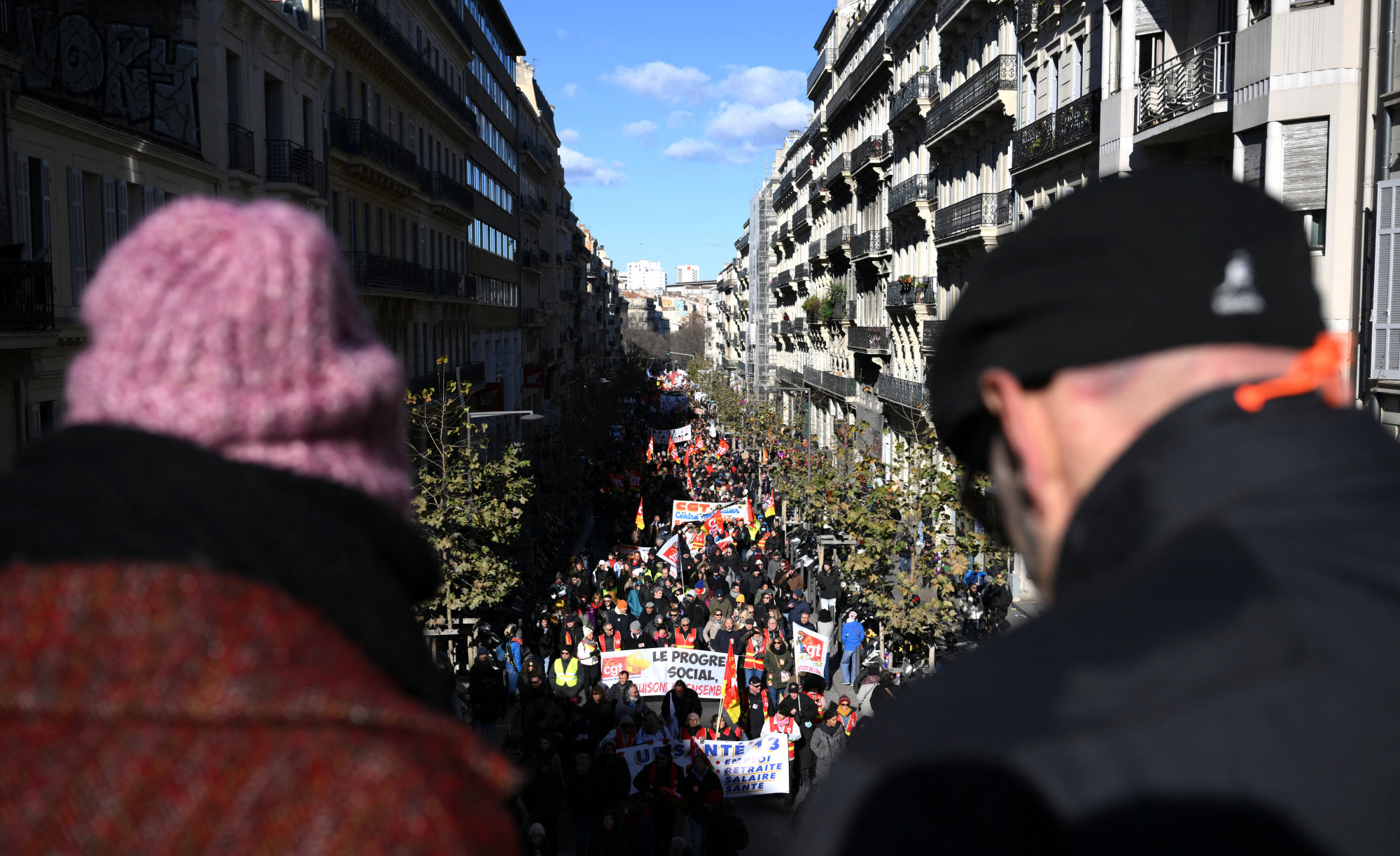 Nyugdíjreform miatt sztrájkolnak és tüntetnek Franciaországban, egymilliónál többen is utcára vonulhatnak