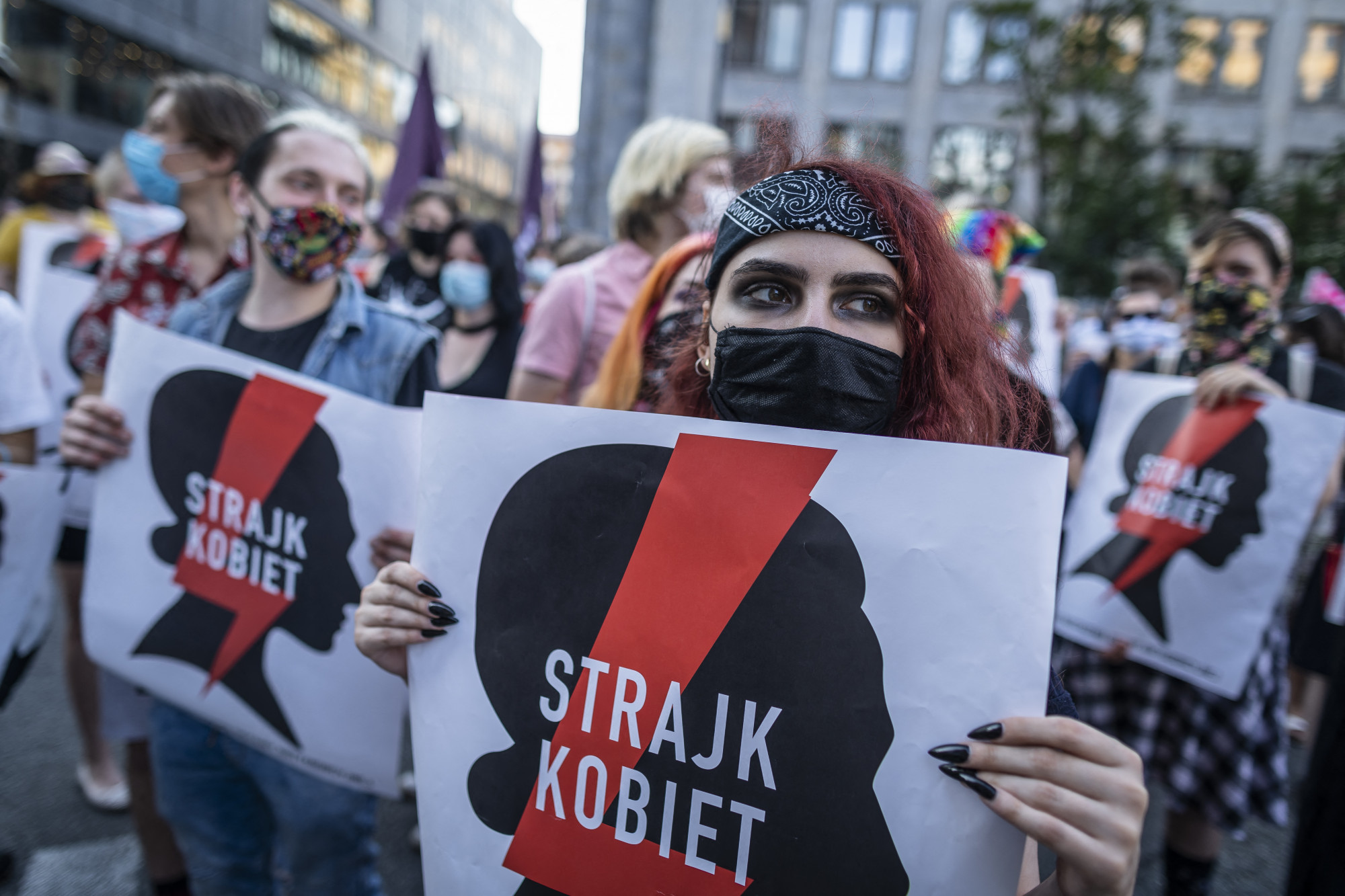 A lengyel legfelsőbb bíróság is felmentette a nőt, aki leszúrta az őt megerőszakolni próbáló férjét