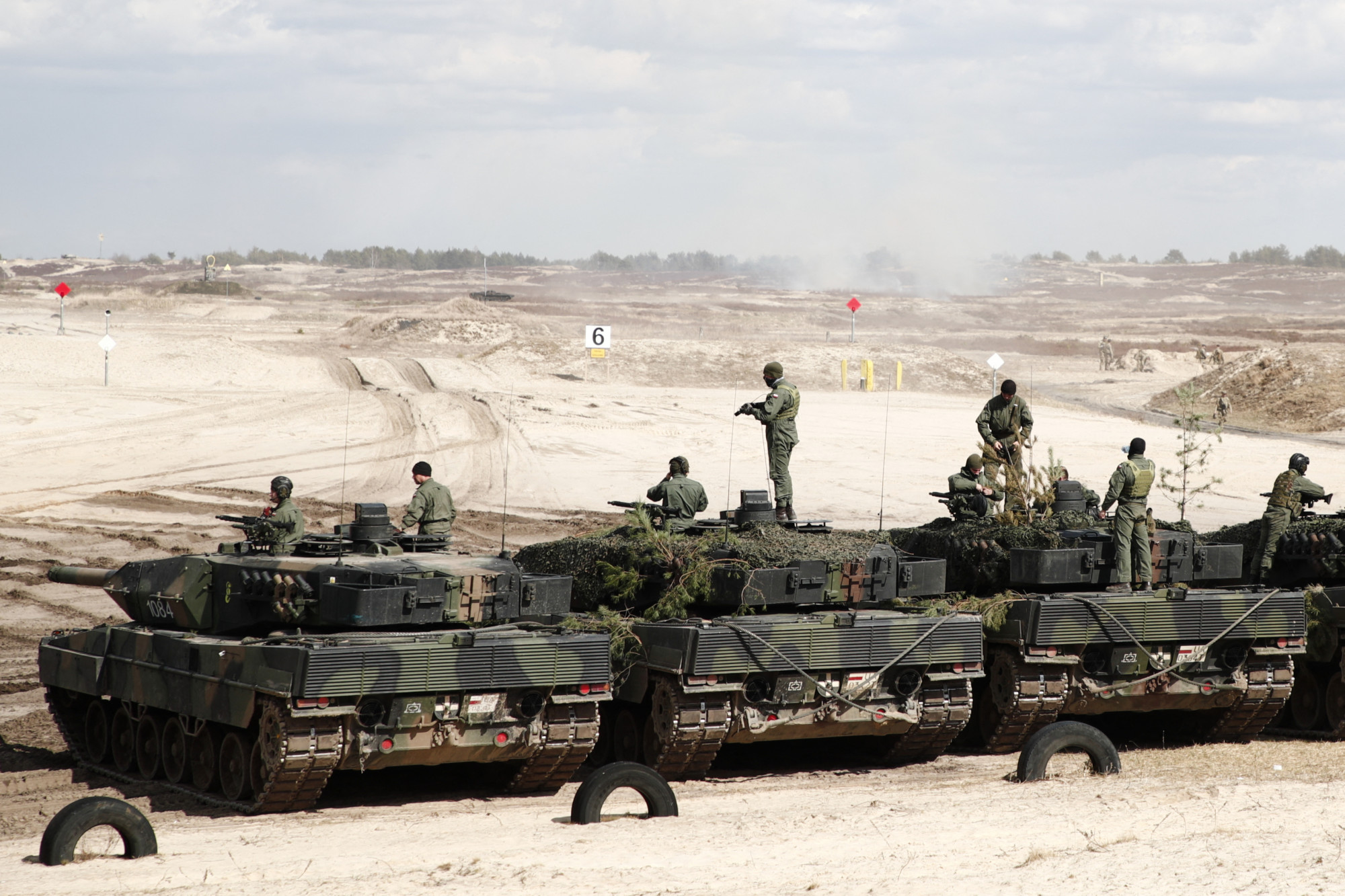 Nem sikerült dönteni Ramsteinben az ukránoknak küldendő Leopard tankokról