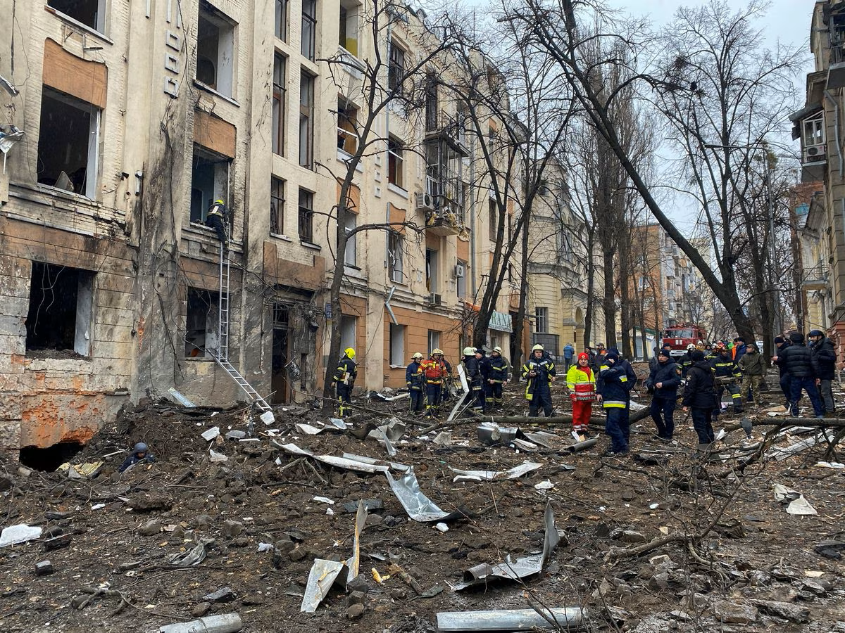 Rakéta csapódott egy lakóházba Harkivban