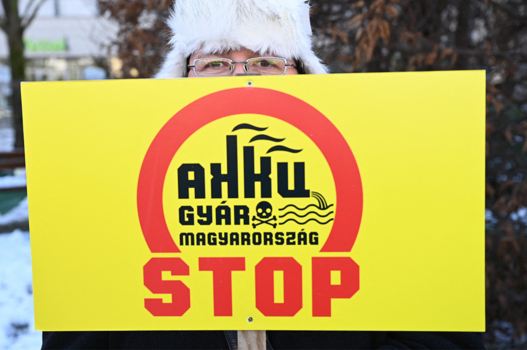 Transzparens a debreceni CATL-beruházás elleni tüntetésen 2023. február 4-én.