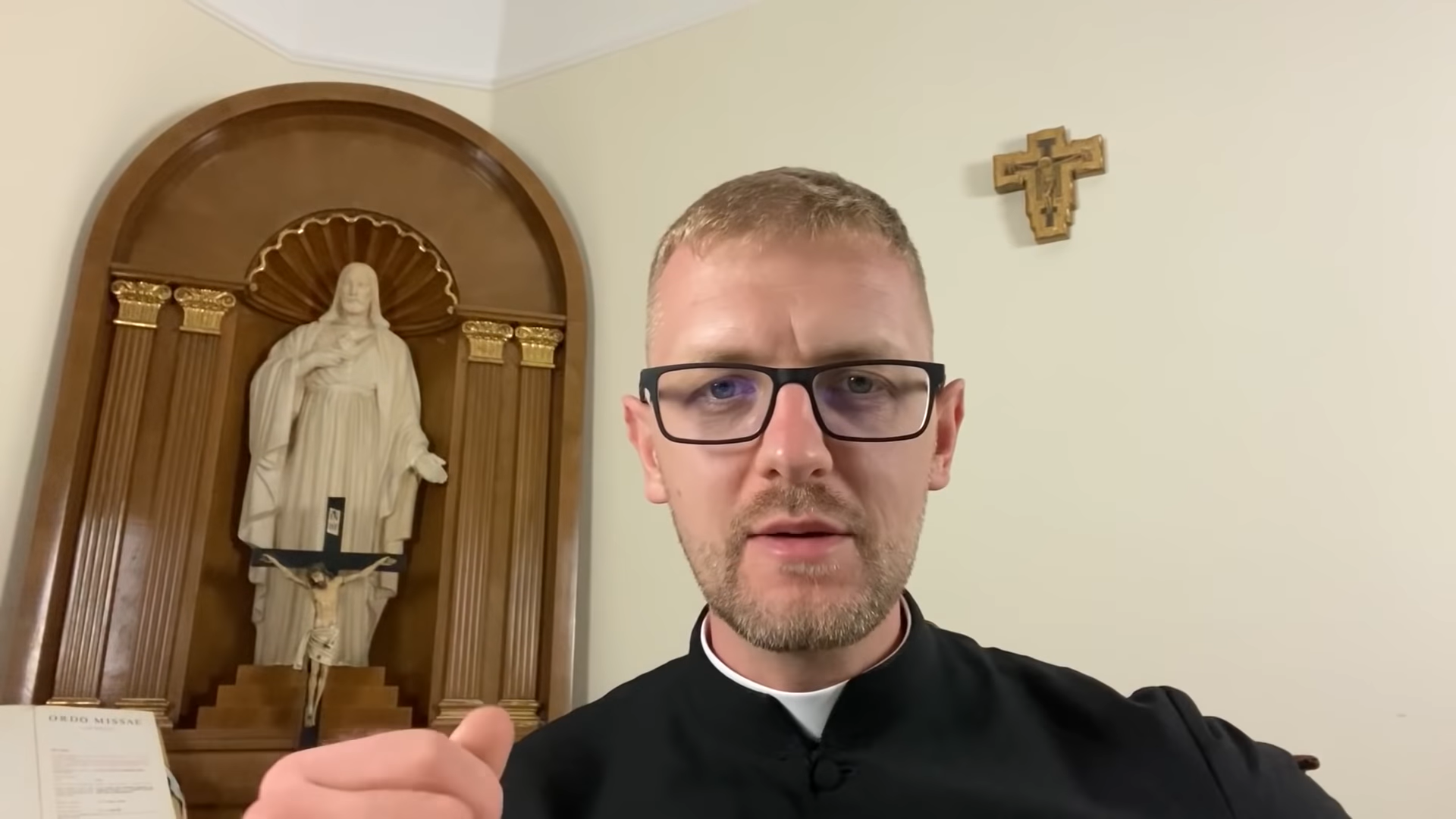 Hodász atya megírta, hogy gyerekkorában molesztálta egy pap