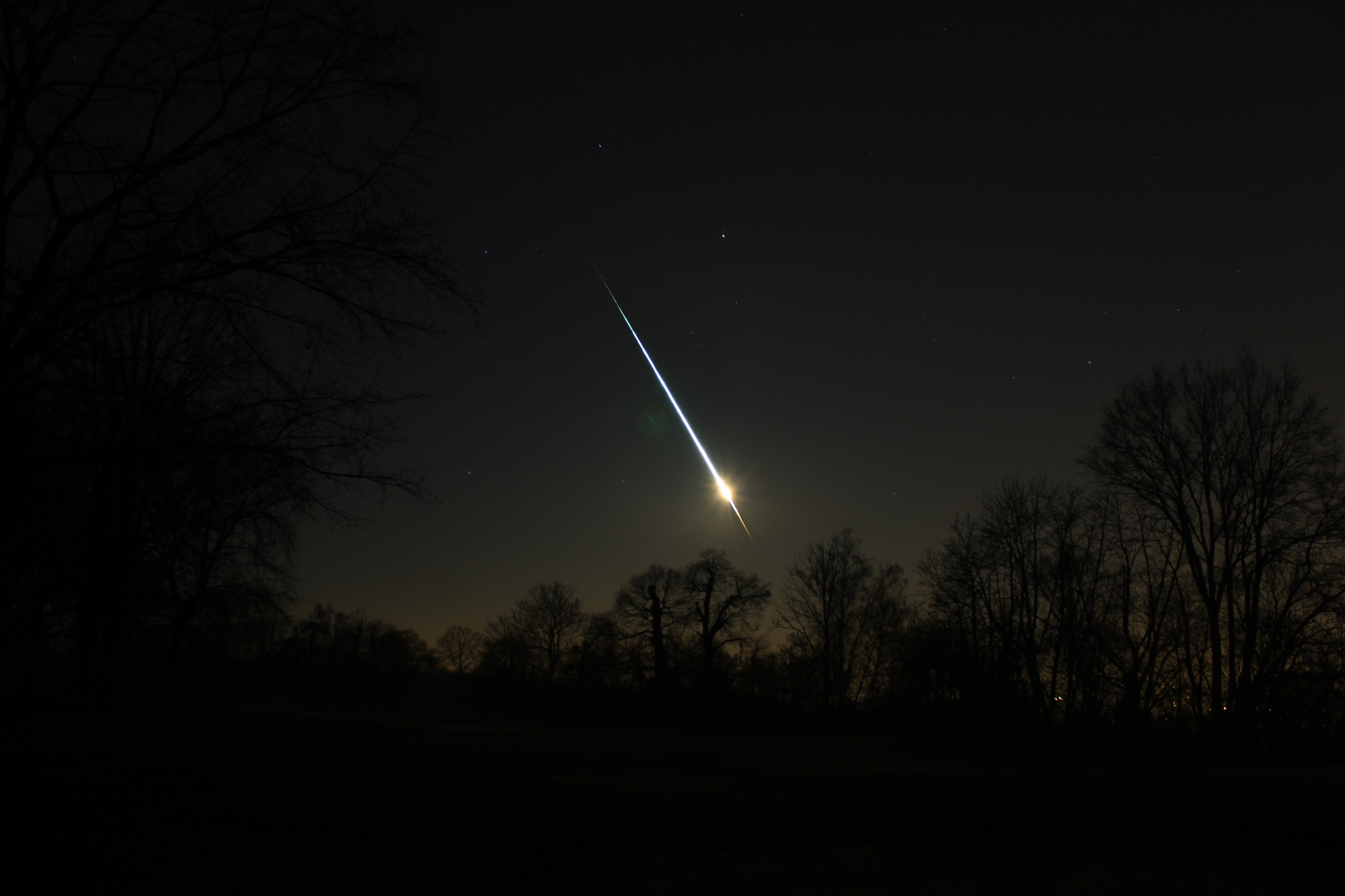 Magyar üstökösvadász fedezte fel a francia légtérben hétfőn hajnalban felrobbant kisbolygót