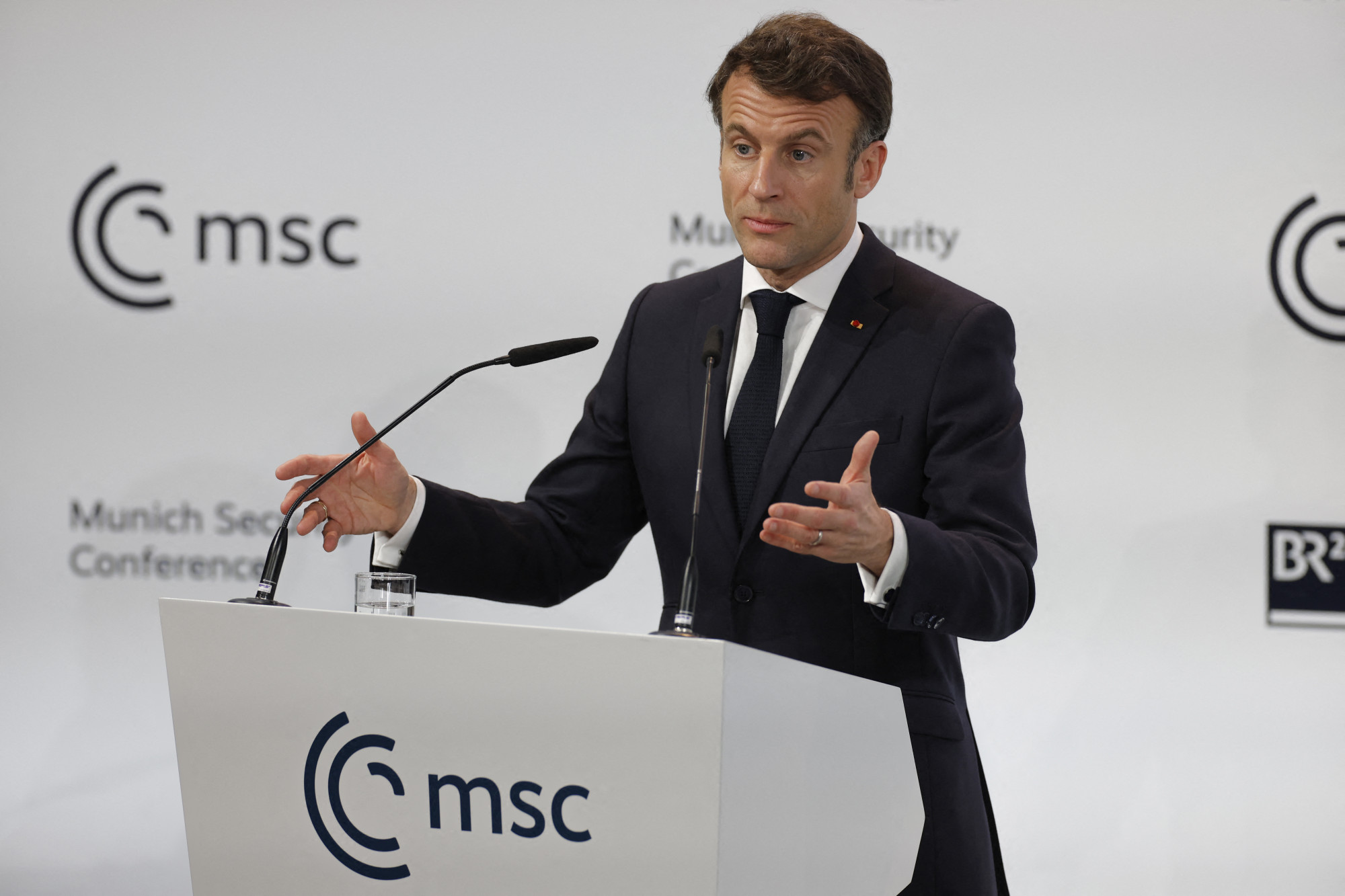 Macron szerint Oroszországot legyőzni kell, nem pedig szétzúzni