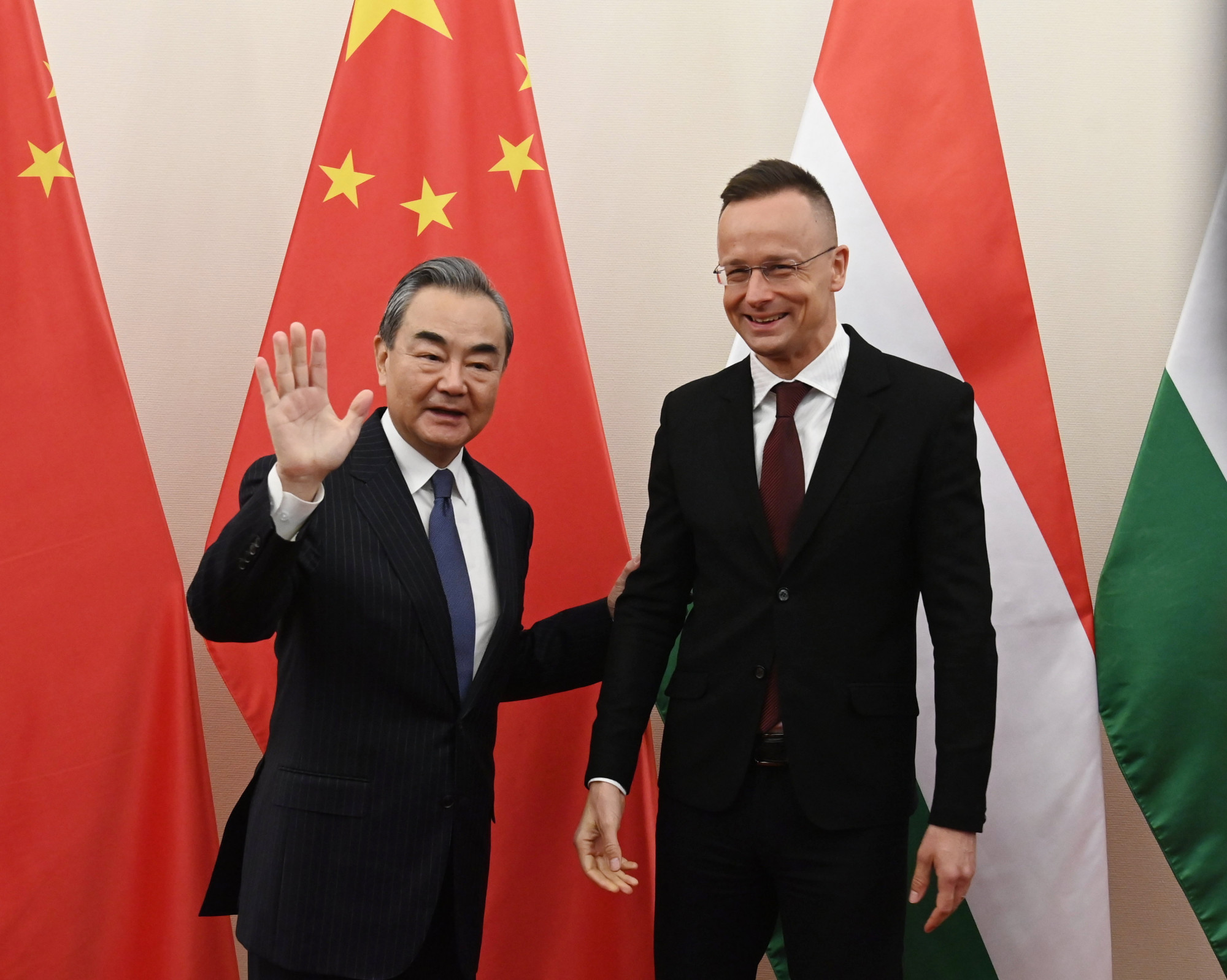 Kína vízummentességet biztosít a magyaroknak