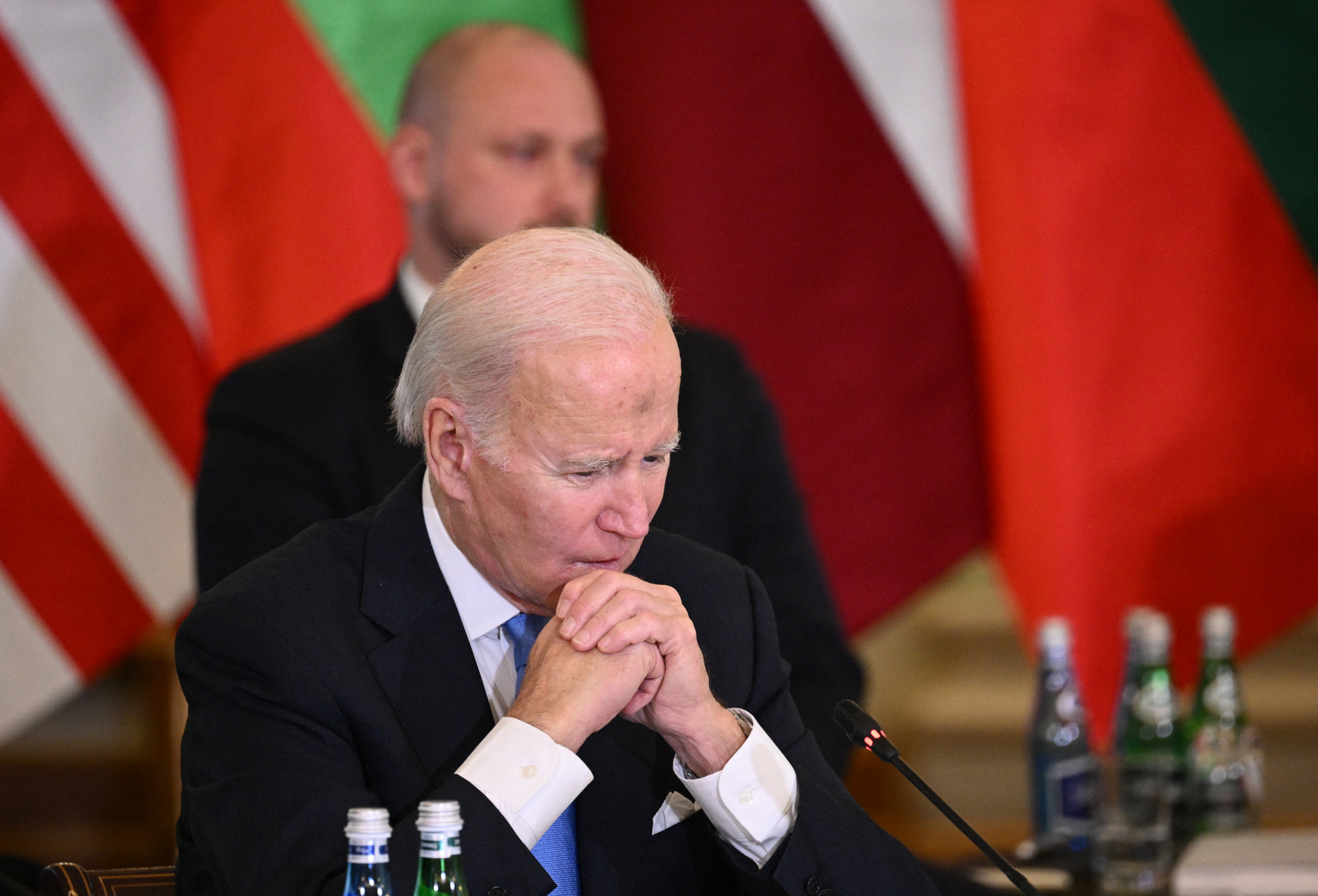 B9-csúcs: Joe Bidennek a kölcsönös védelmi egyezmény volt a legfontosabb, Novák Katalinnak a béke