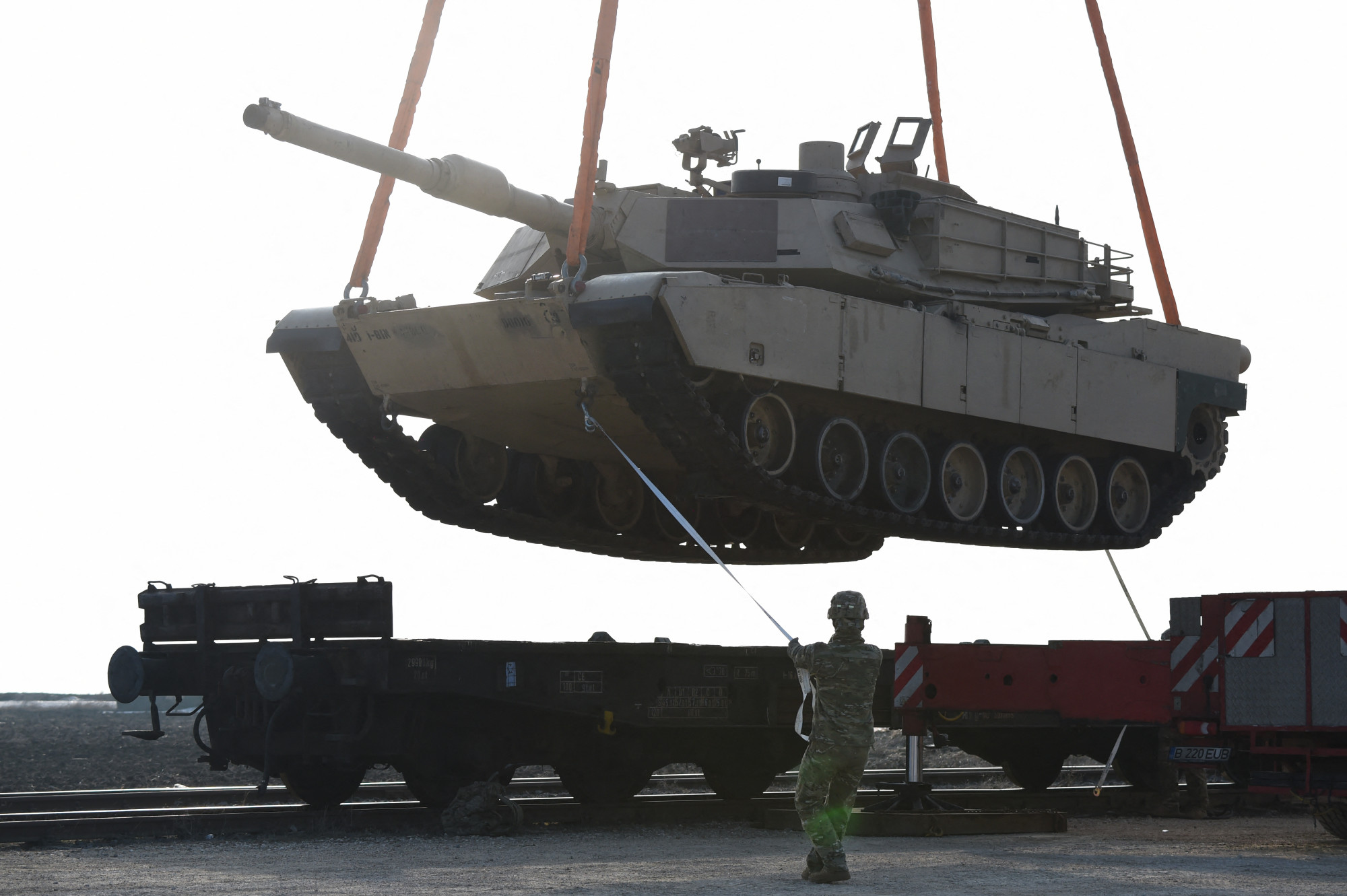 Akár még egy évig is eltarthat, amíg az USA le tudja szállítani az Ukrajnának ígért Abrams tankokat