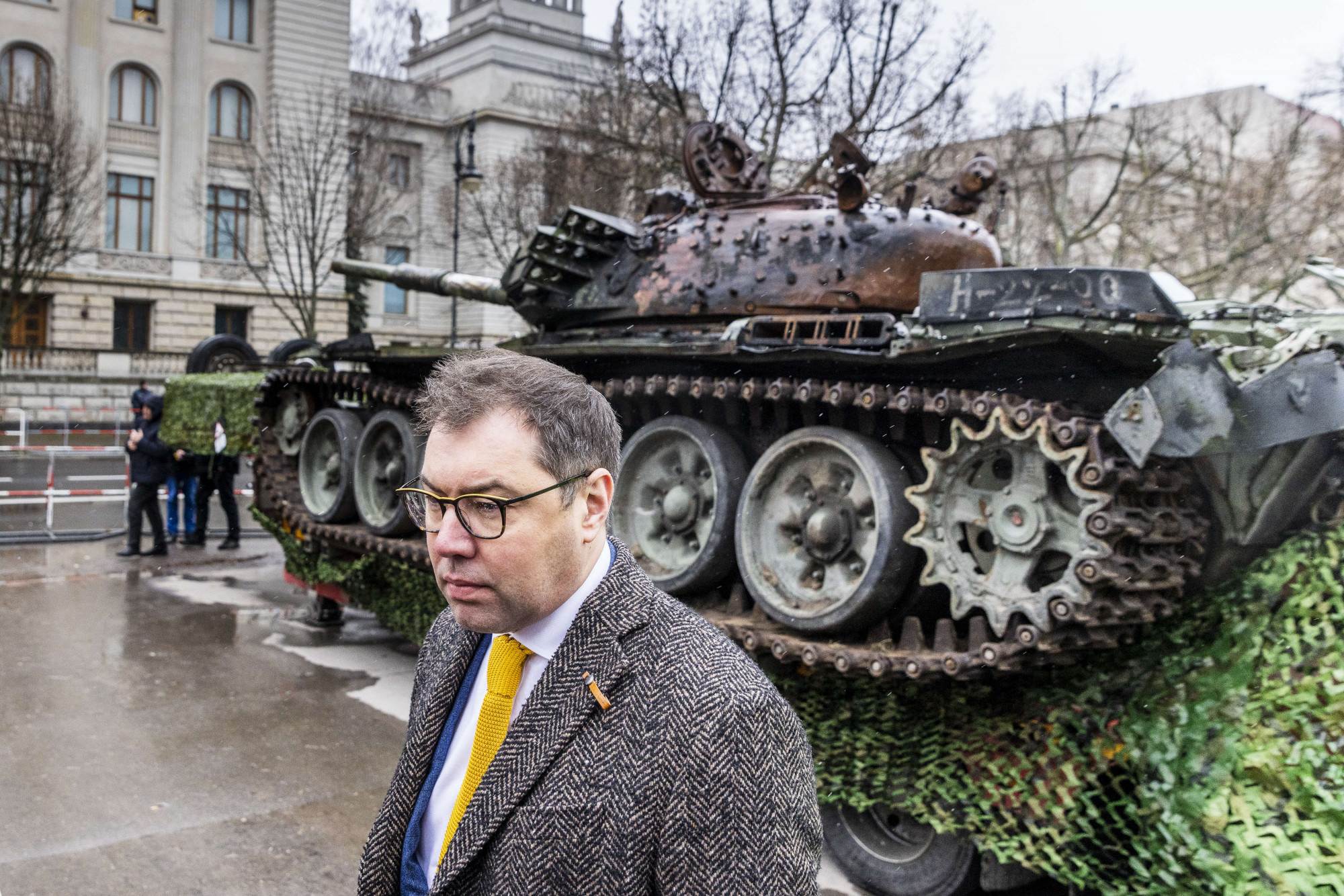 Olekszij Makajev, Ukrajna berlini nagykövete és a szétlőtt T-72-es