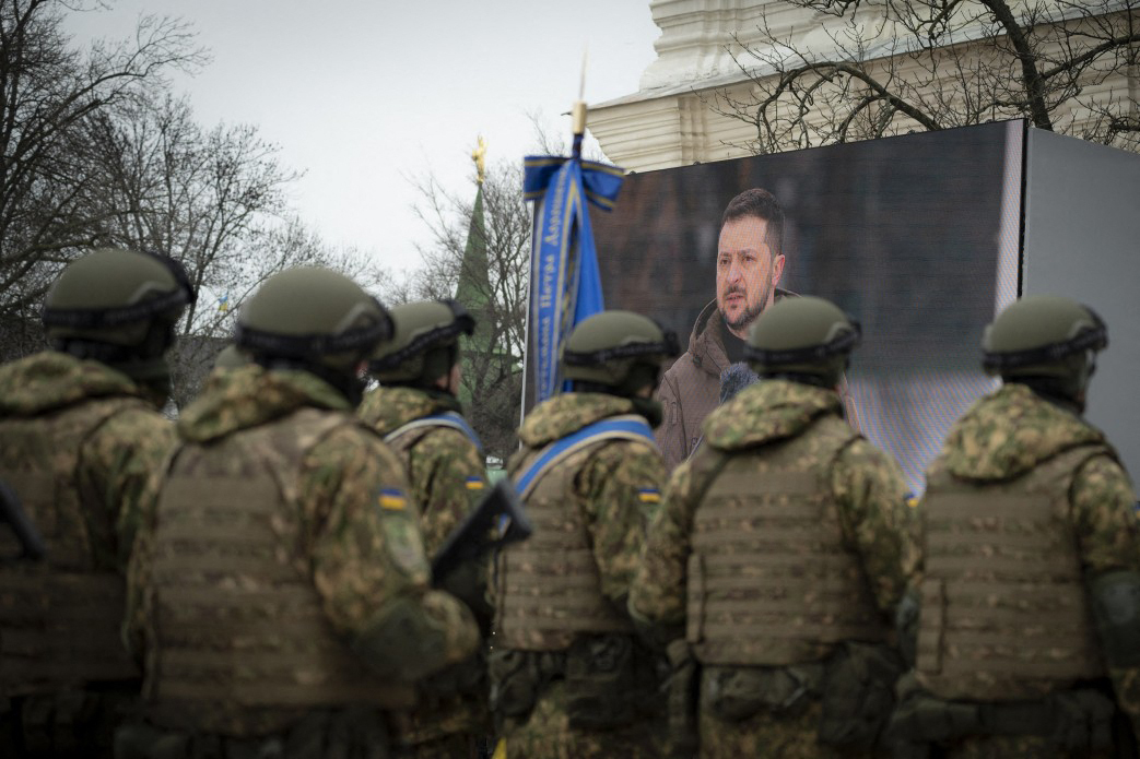 Zelenszkij indoklás nélkül leváltotta a kelet-ukrajnai csapatok egyik parancsnokát