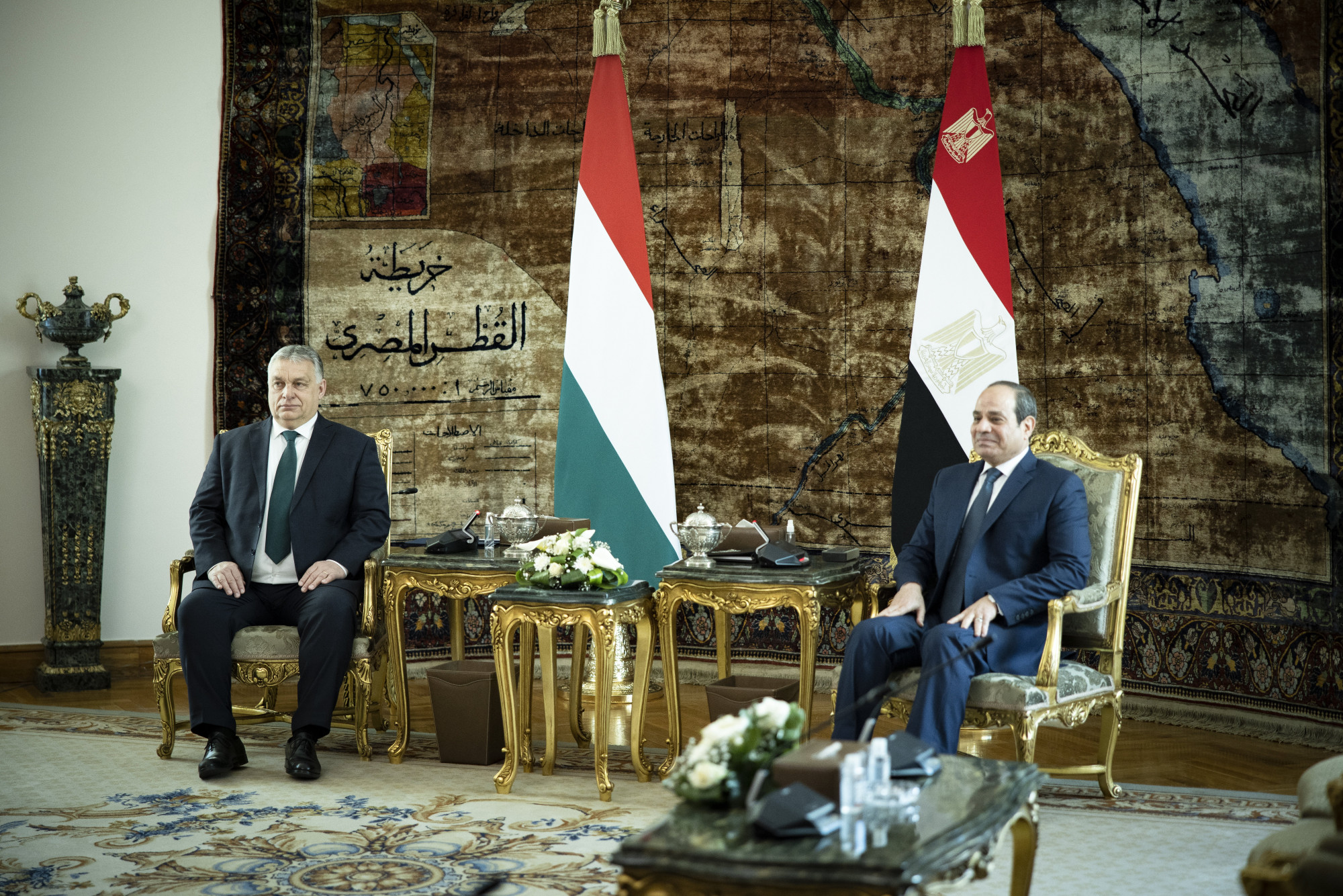 Orbán megérkezett Egyiptomba