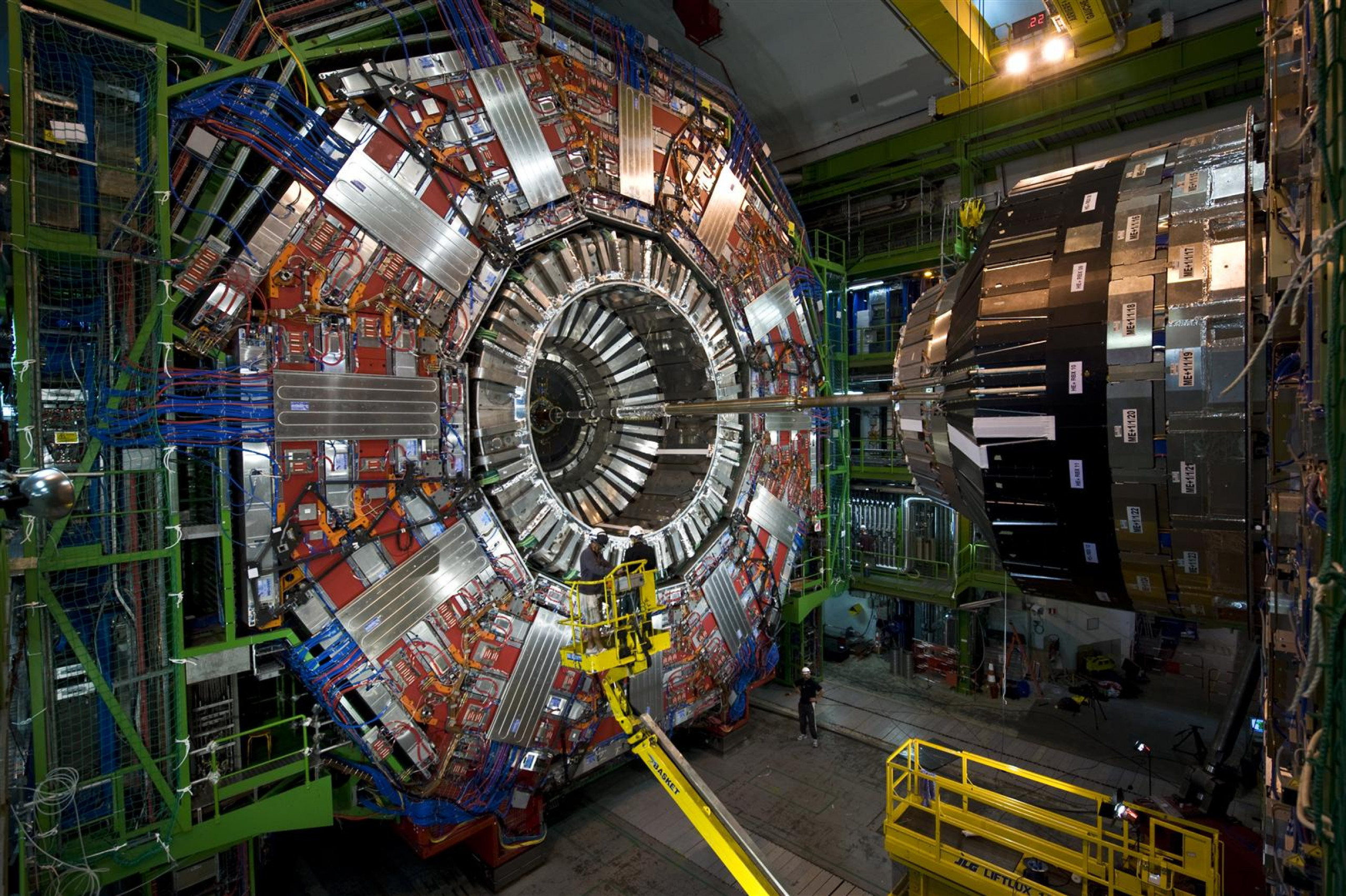 Самая большая частица. Швейцария ЦЕРН коллайдер. Адронный коллайдер ЦЕРН. Большой адронный коллайдер Atlas. Большой адронный коллайдер детекторы.