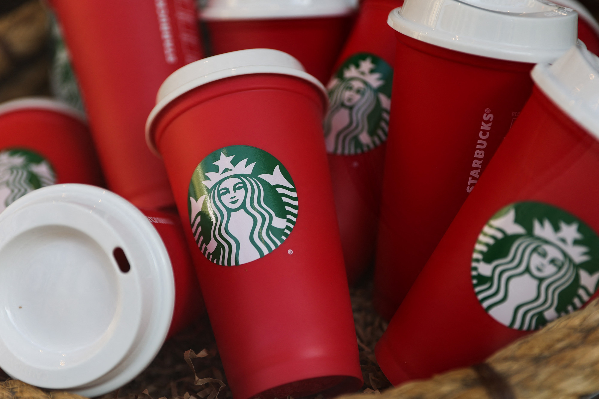 Illegálisan rúgta ki a Starbucks a szervezkedő amerikai dolgozóit