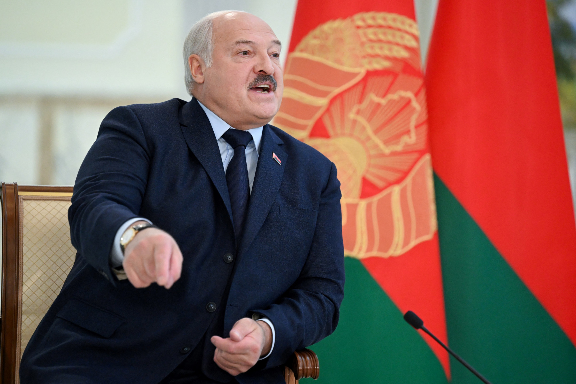 A fehérorosz elnök Ukrajnát vádolja a Minszk melletti orosz gép felrobbantásával