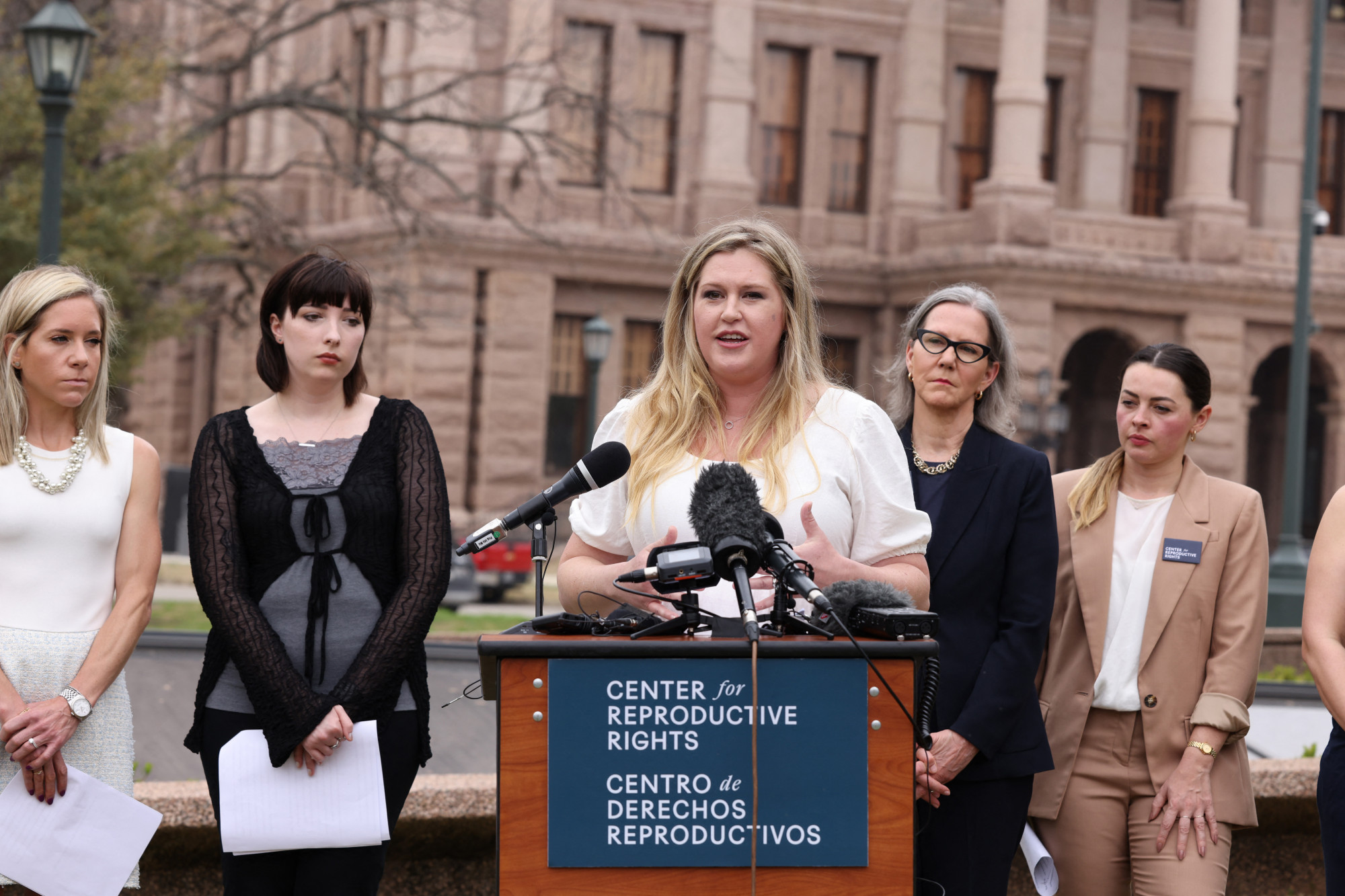 Öt nő perli Texas államot az abortuszhoz való joguk, pontosabban annak ellehetetlenítése miatt