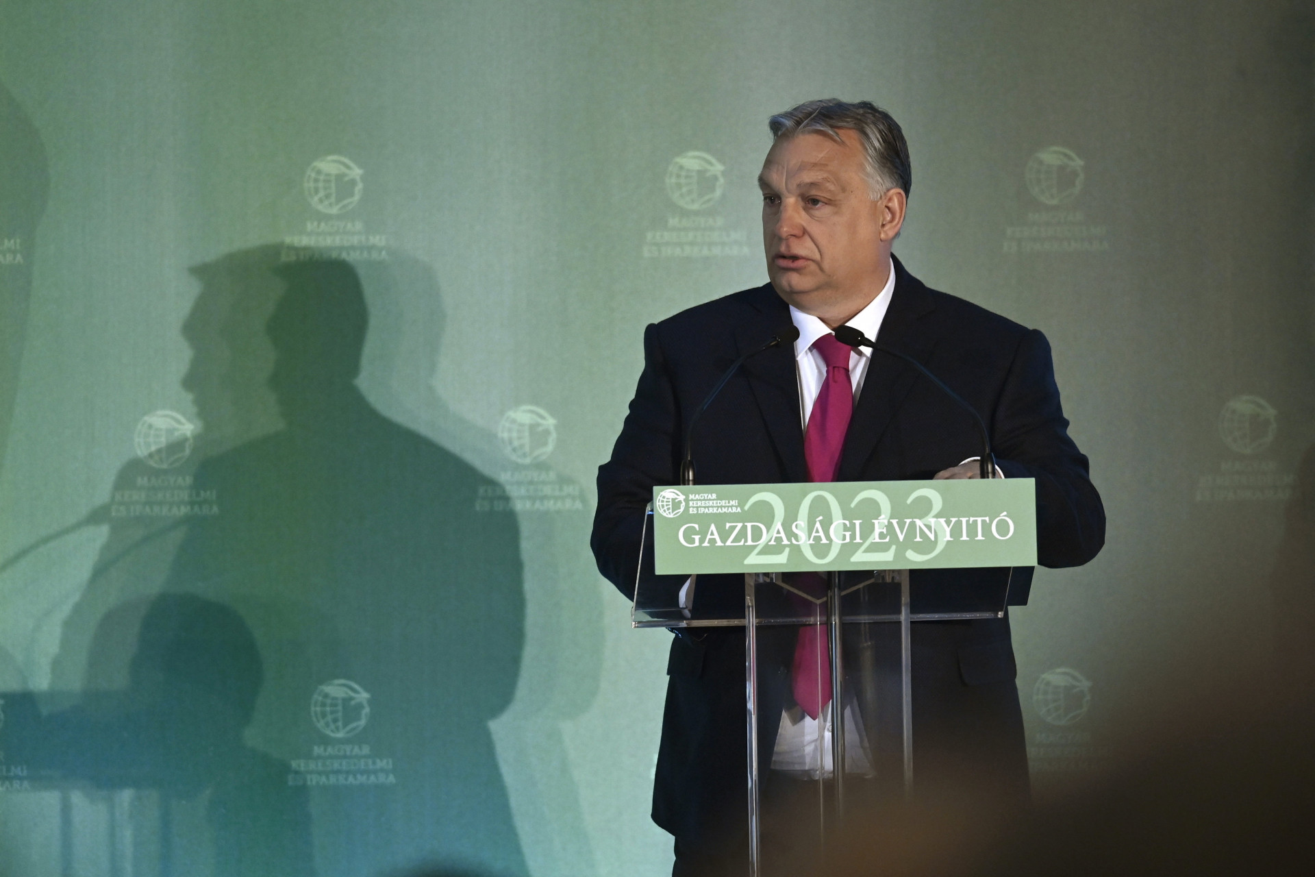 Орбан: Венгрия пересмотрит отношения с РФ из-за “геополитических реалий”