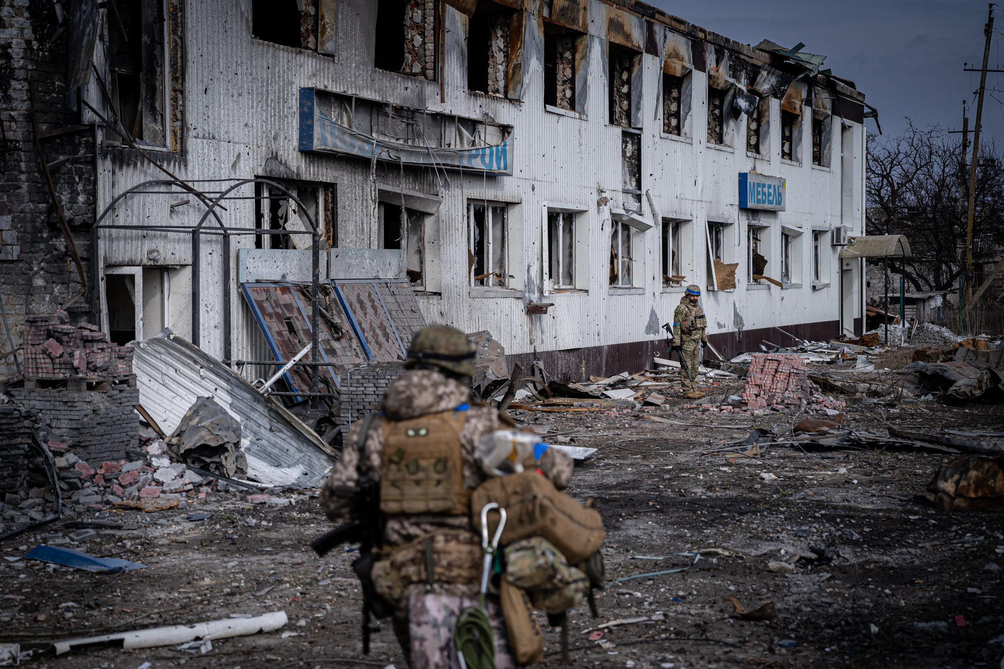 Az ukránok folytatják a harcot Bahmut romjain, hogy lekössék a legjobb orosz egységeket