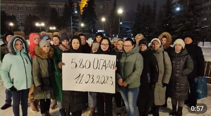 Moszkvai nők kérik Putyintól, hogy ne küldje mészárszékre a férjeiket és fiaikat