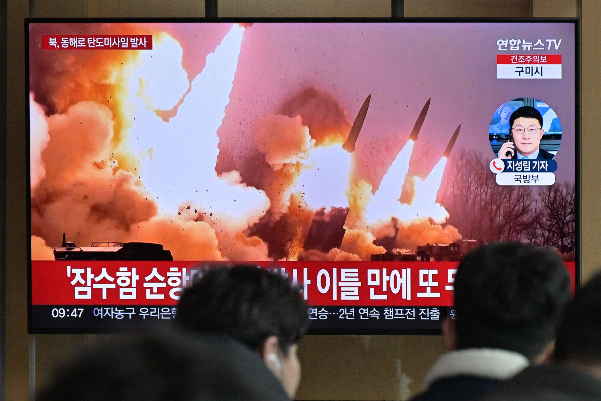 Dél-Korea és az USA hadgyakorlatozik, Észak-Korea rakétákat lövöldöz