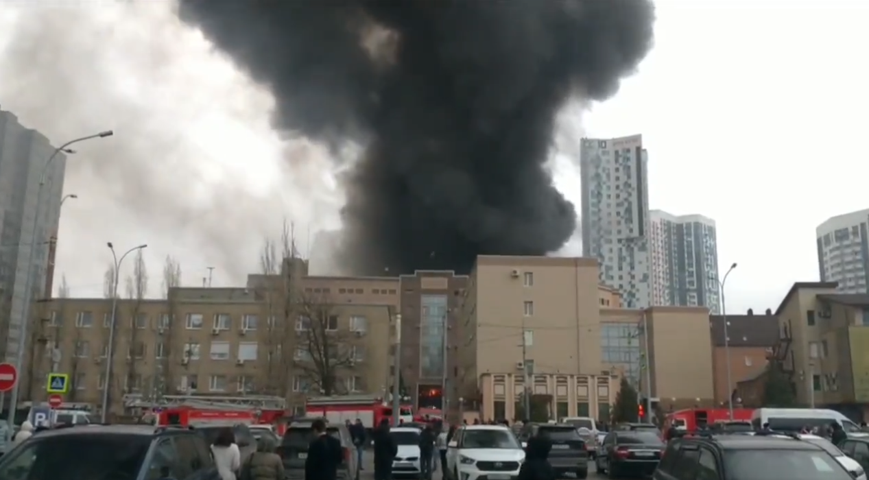 Legalább négy halálos áldozata van a tűznek, ami az orosz titkosszolgálat rosztovi épületében pusztított