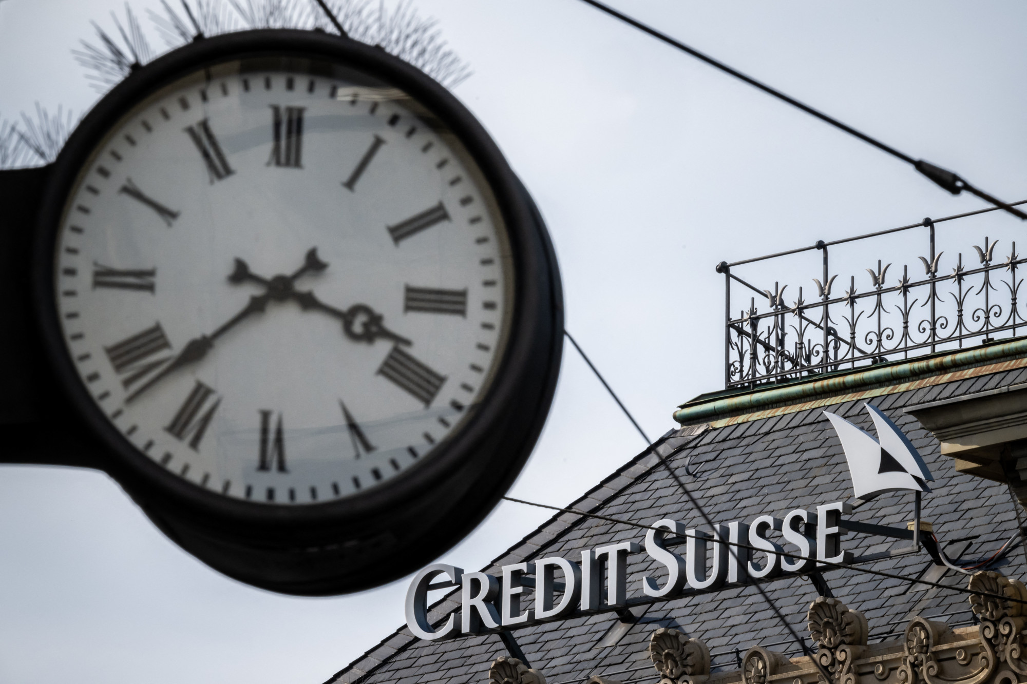 Gigabankot hoznának létre Svájcban, a UBS vásárolhatja fel a bajba került Credit Suisse-t