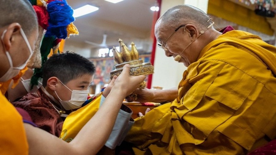 Az USA-ban született 8 éves kisfiú a mongol buddhizmus új főlámája
