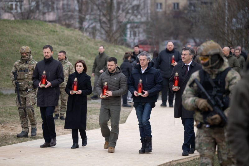Zelenszkij együtt emlékezett meg Szlovákia, Horvátország, Szlovénia és Moldova vezetőivel a bucsai mészárlásról