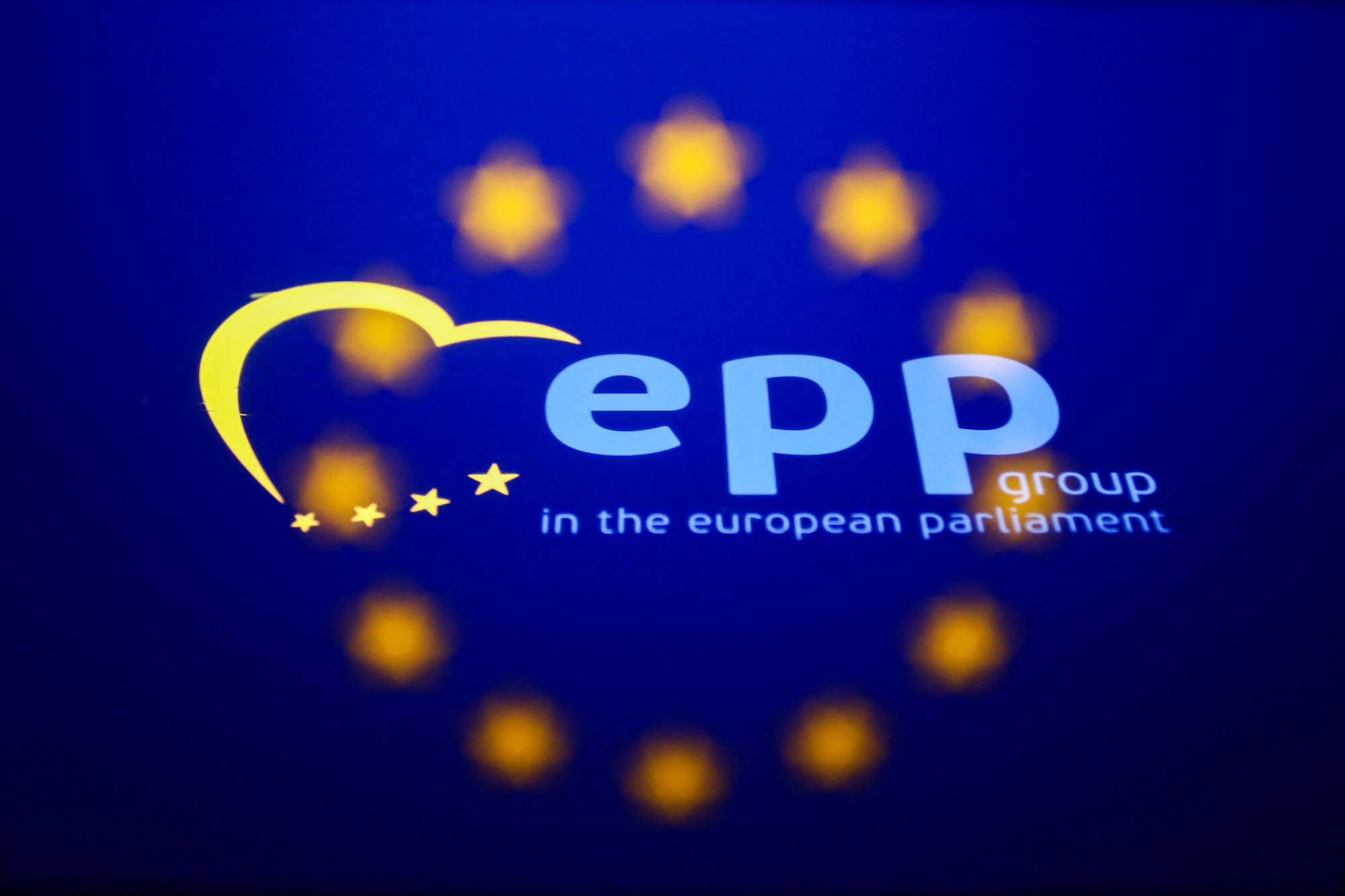 Razziázott a belga rendőrség az Európai Néppárt brüsszeli székházában